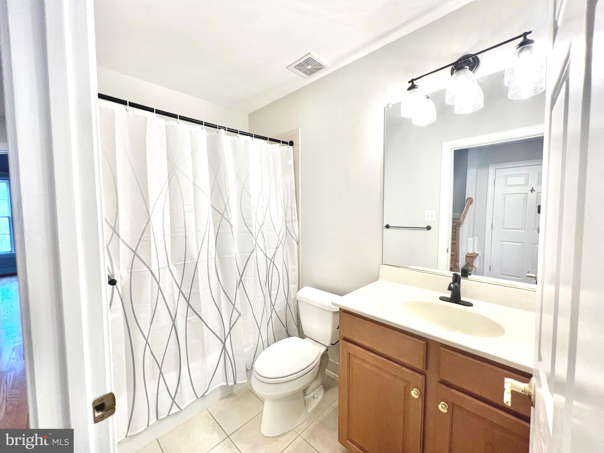 MCLEAN CREST - Residential