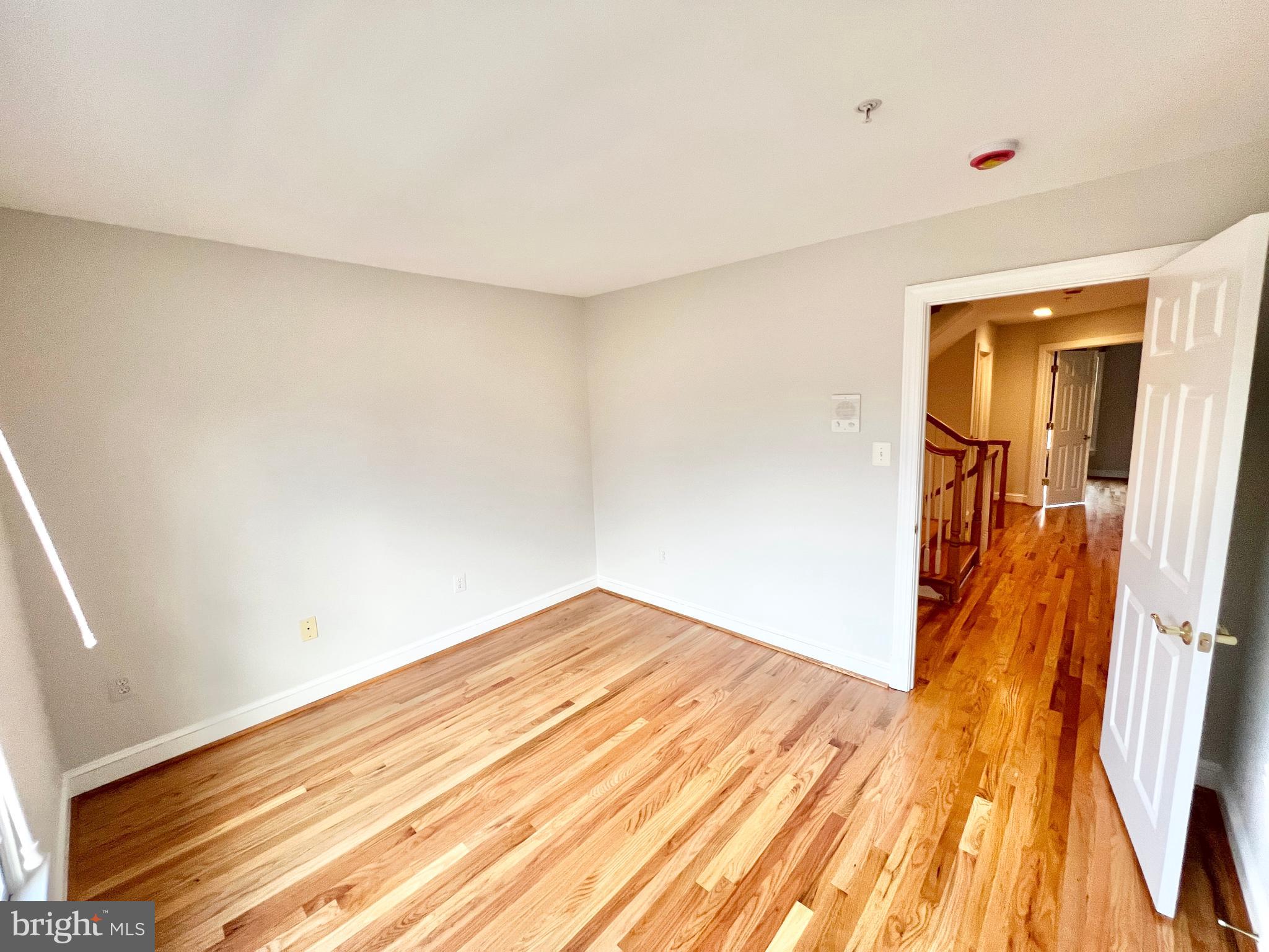 MCLEAN CREST - Residential