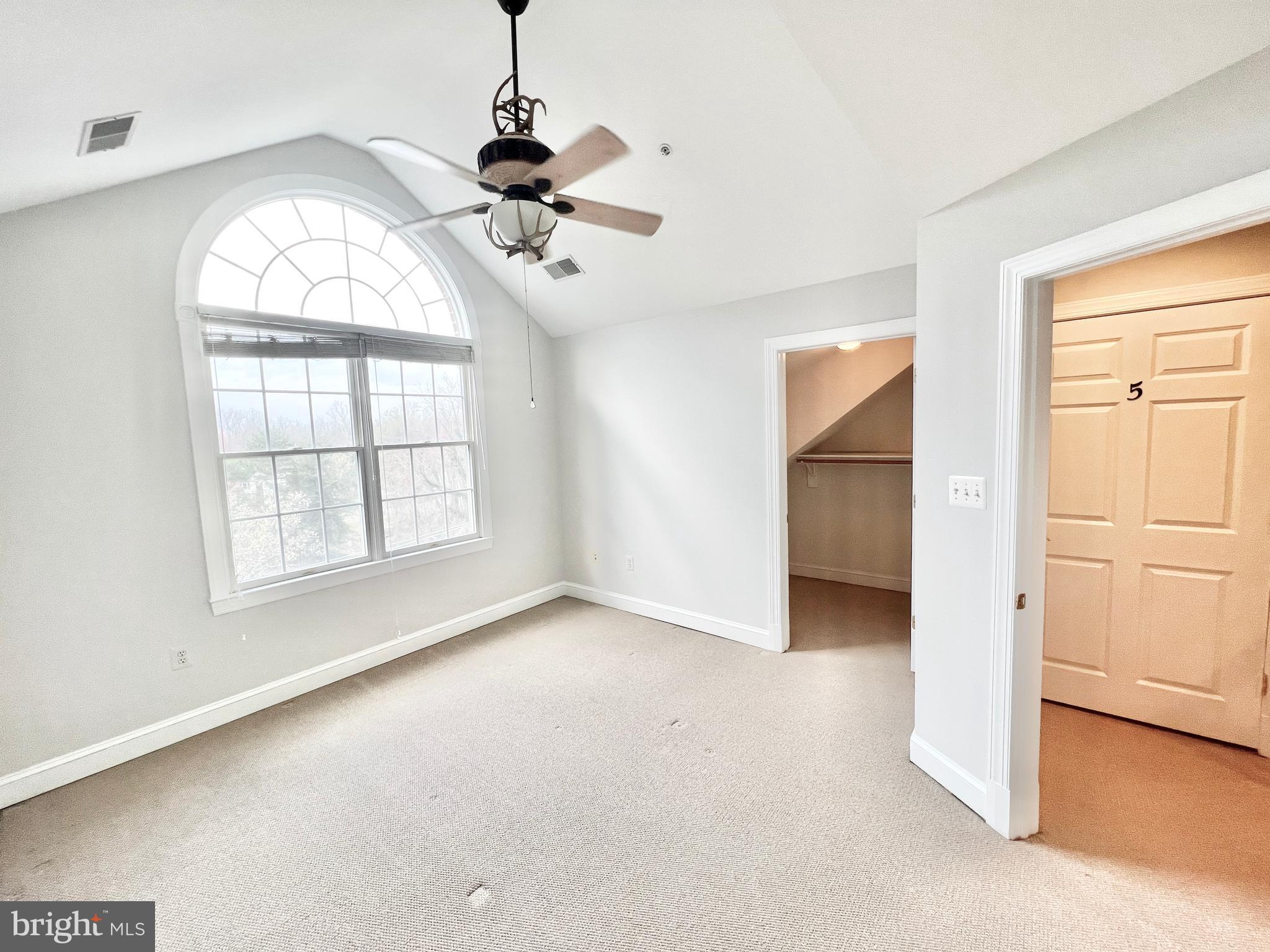 MCLEAN CREST - Residential