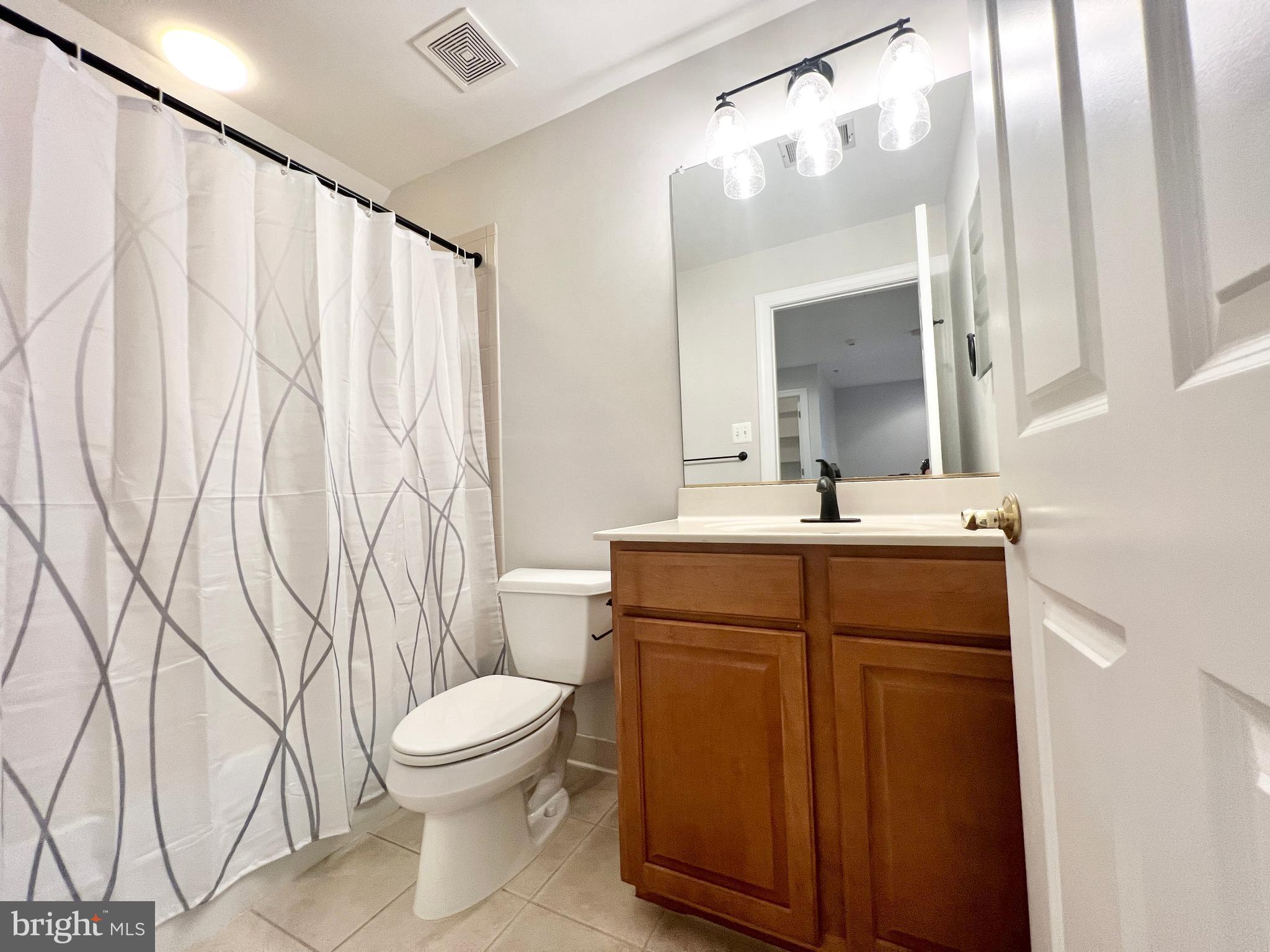 MCLEAN CREST - Residential