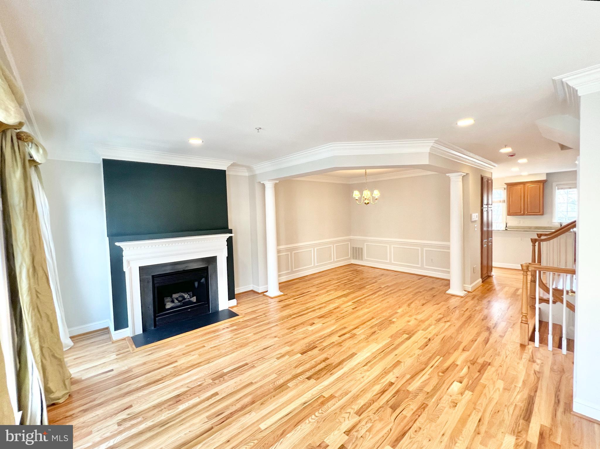 MCLEAN CREST - Residential