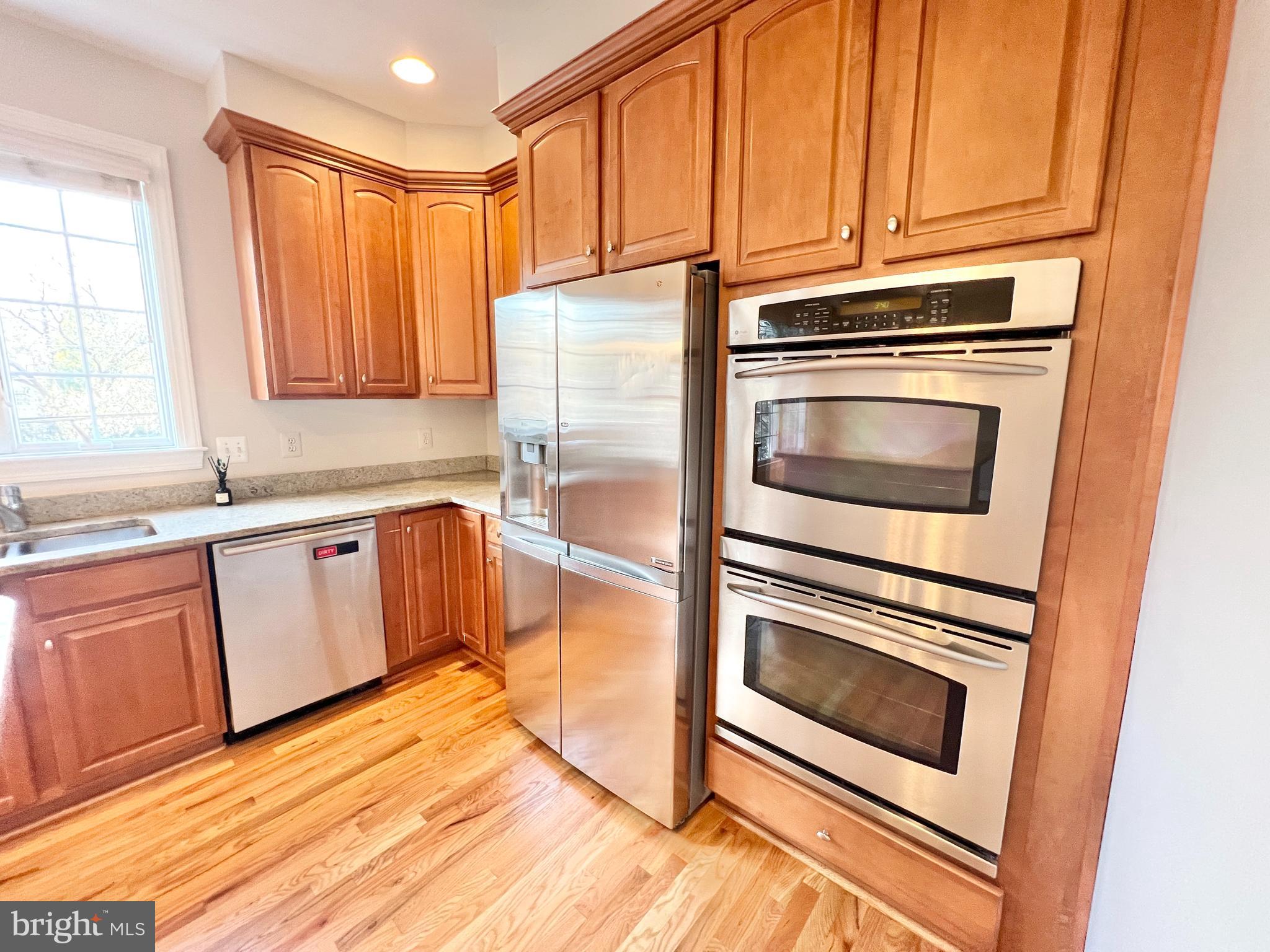 MCLEAN CREST - Residential