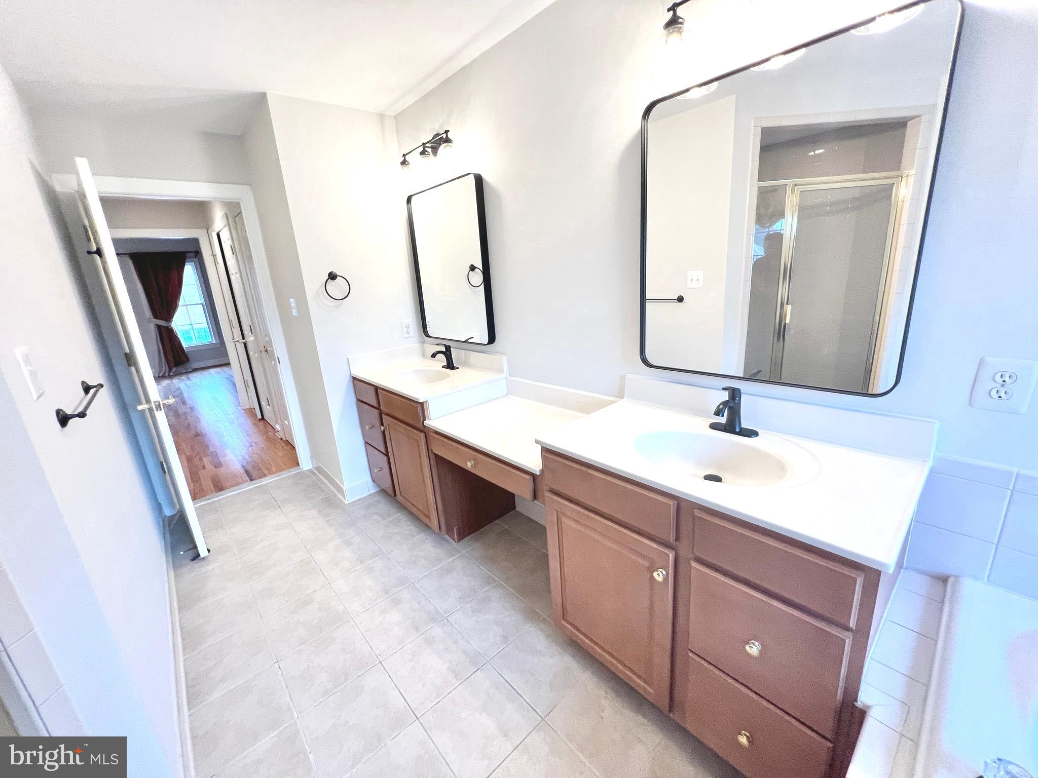 MCLEAN CREST - Residential