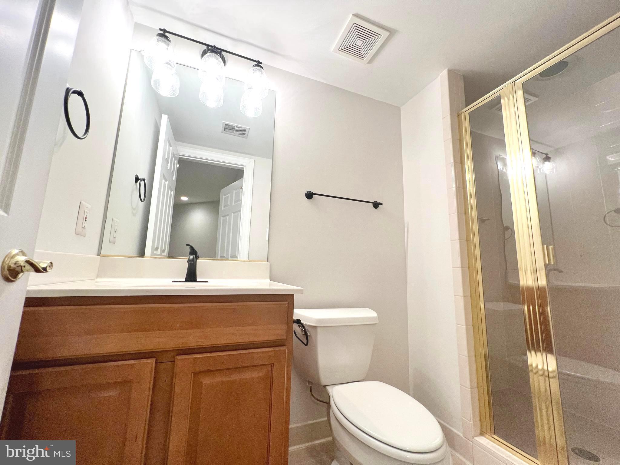 MCLEAN CREST - Residential