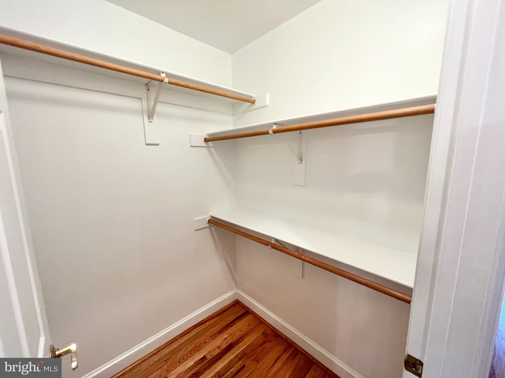 MCLEAN CREST - Residential