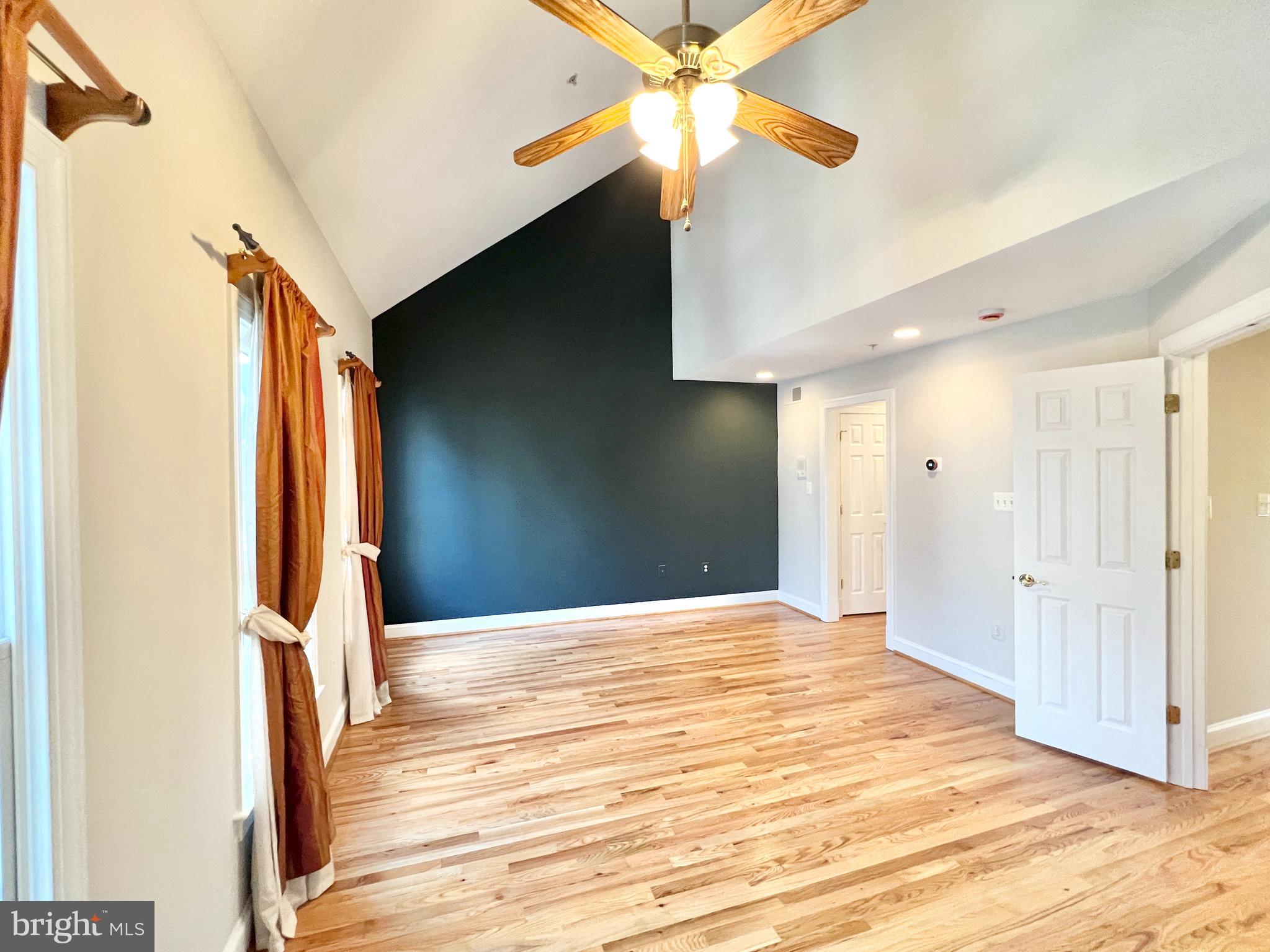 MCLEAN CREST - Residential