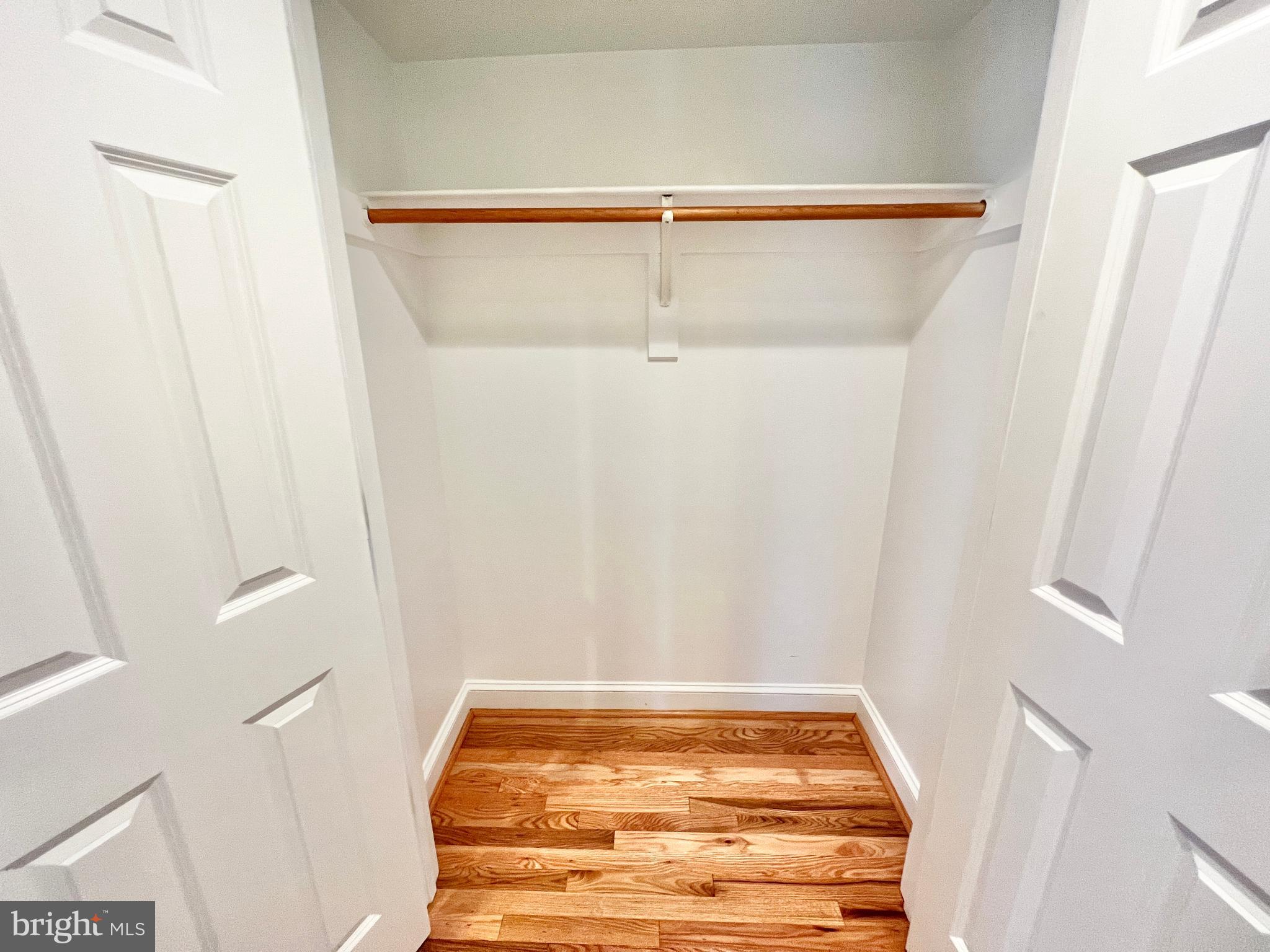 MCLEAN CREST - Residential