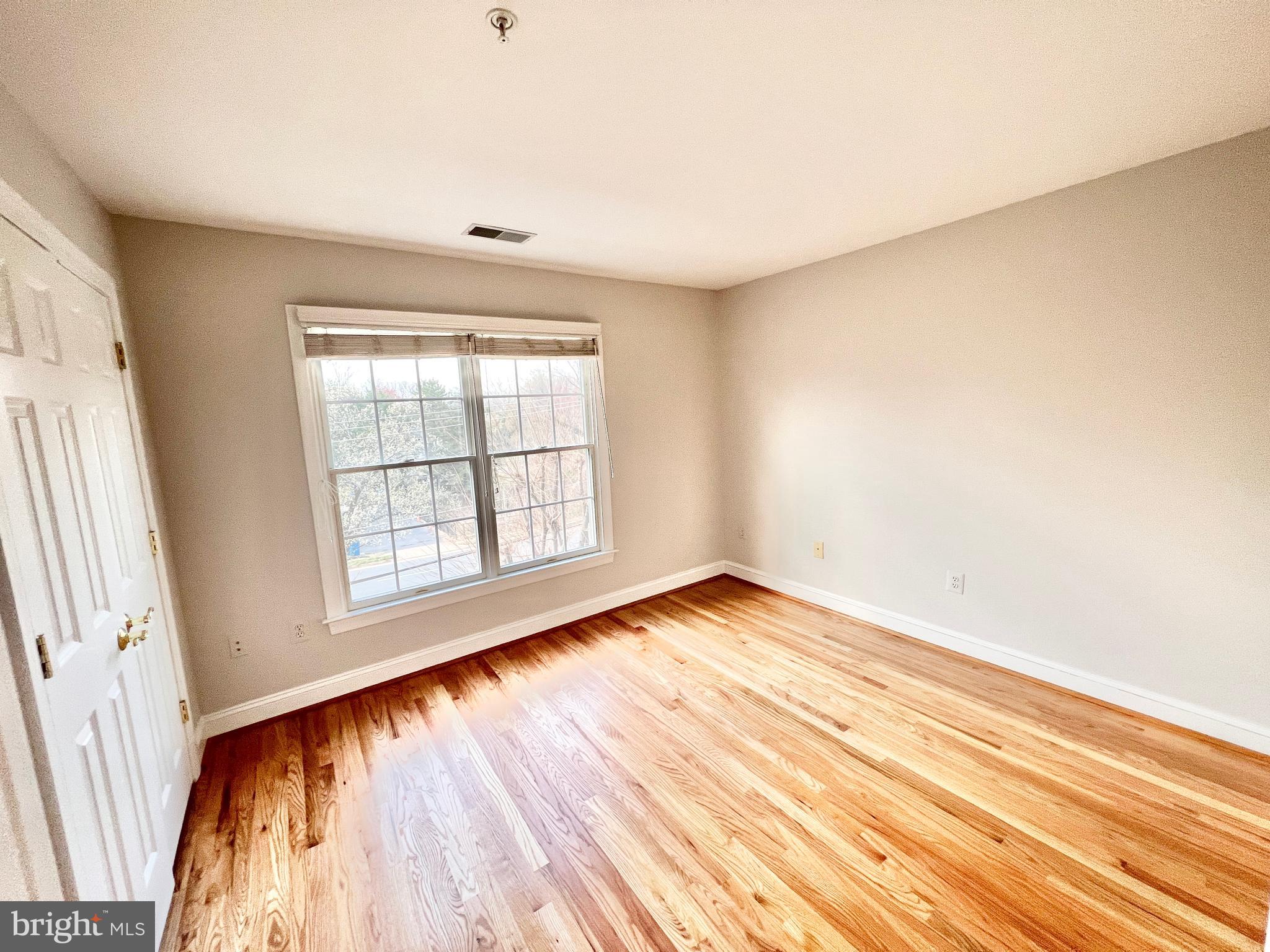 MCLEAN CREST - Residential