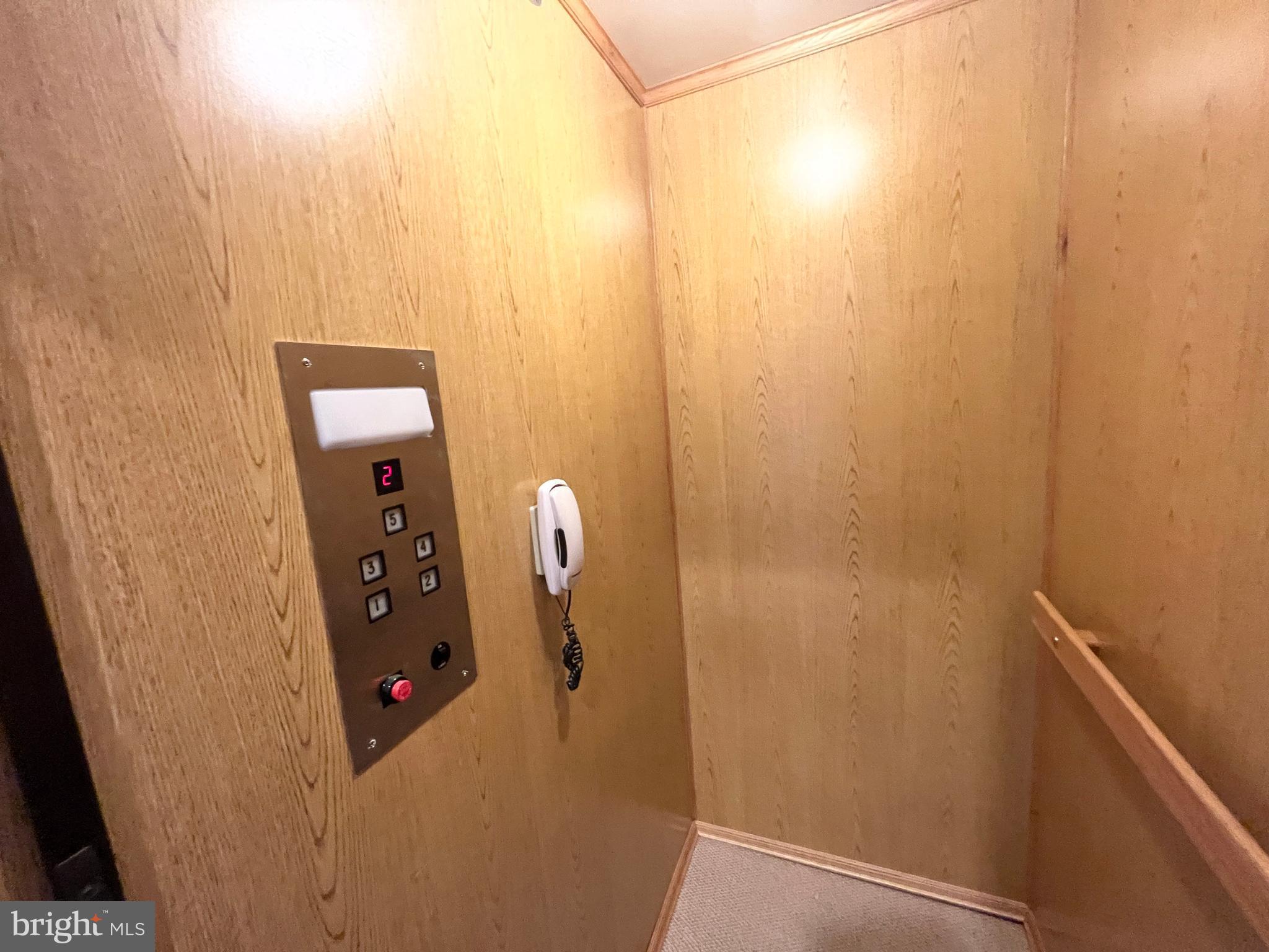 MCLEAN CREST - Residential