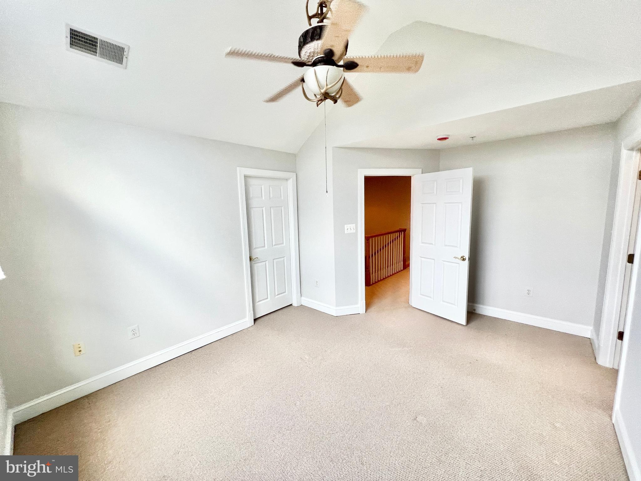 MCLEAN CREST - Residential