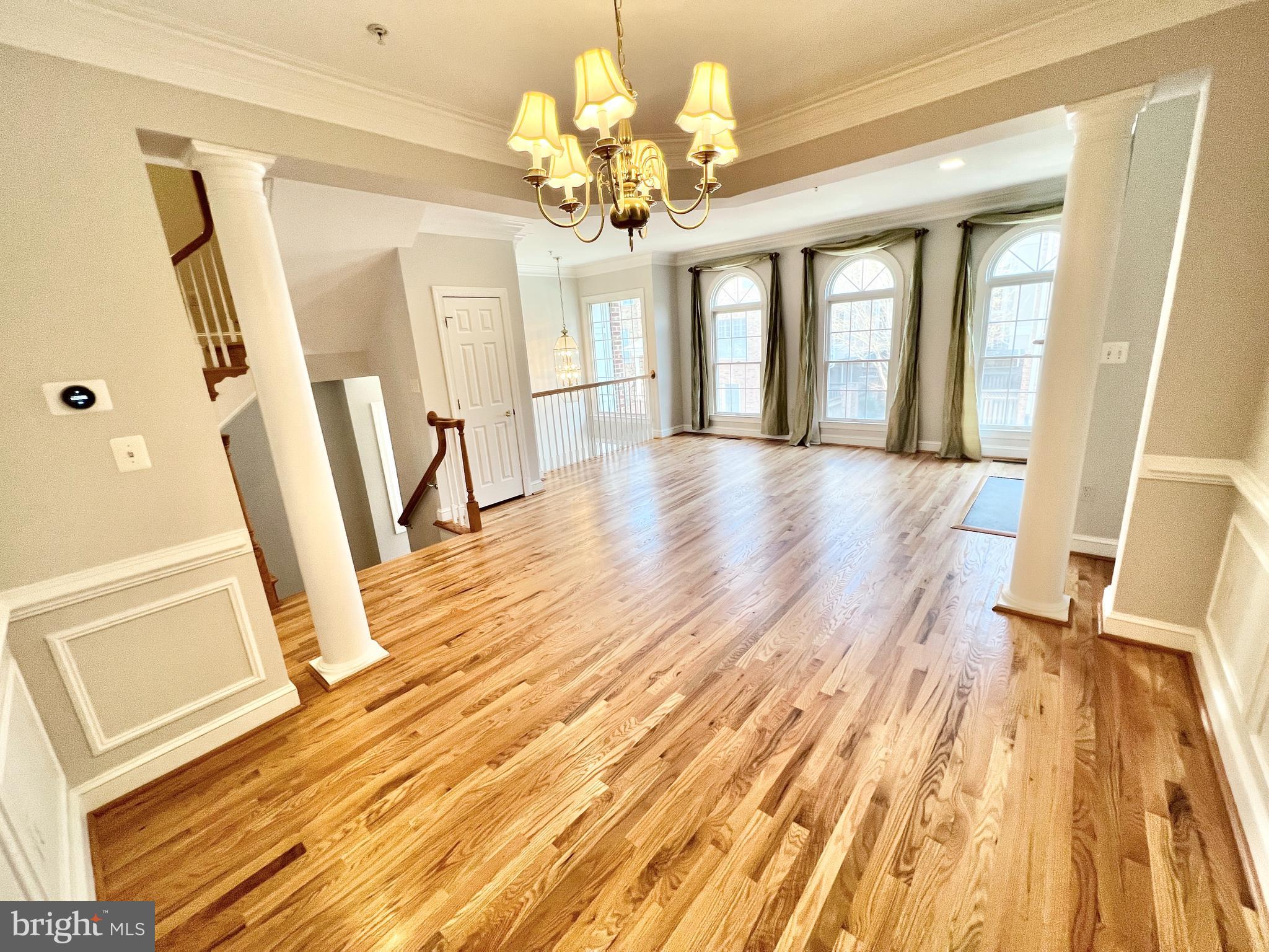 MCLEAN CREST - Residential