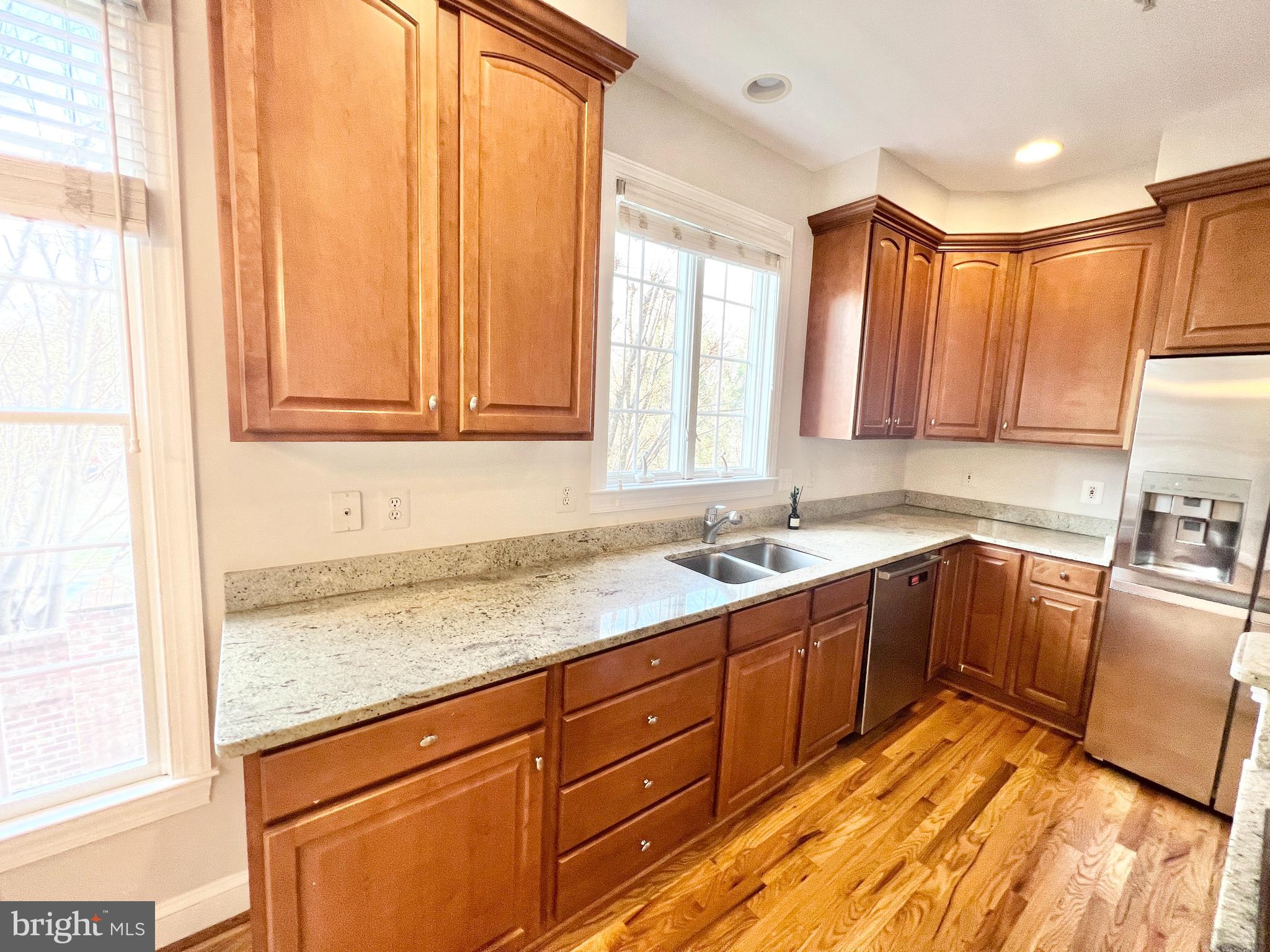 MCLEAN CREST - Residential