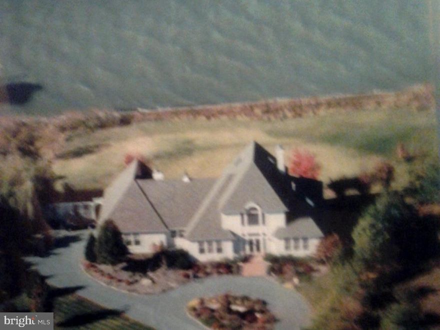 Gorgeous waterfront  home in Prospect Bay.  Lovely floor plan. First floor Primary.