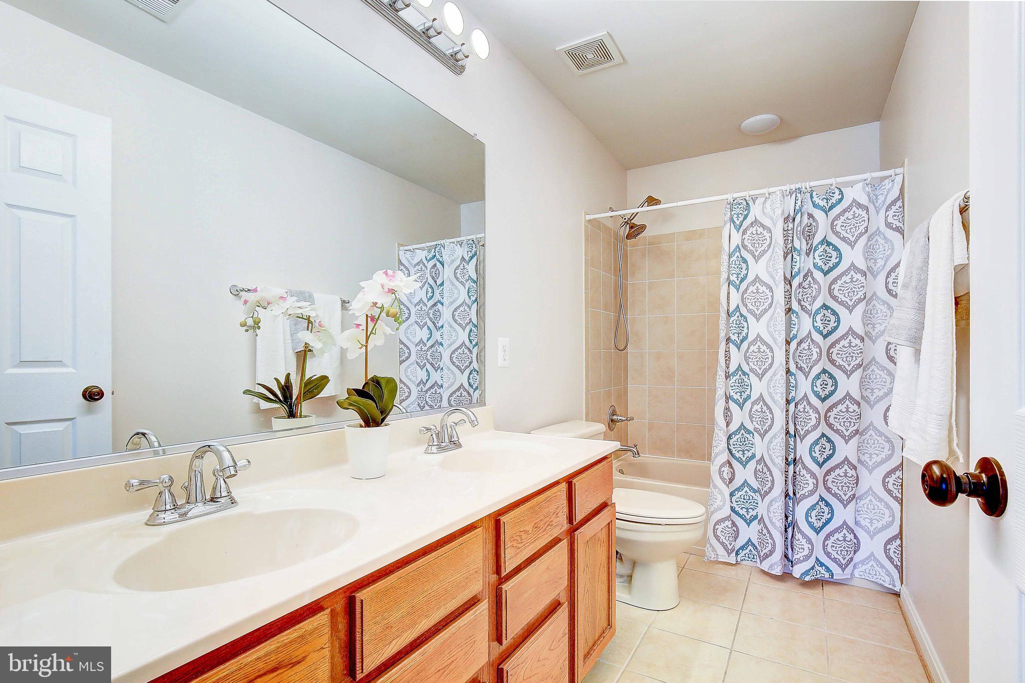 NORTH BROOK - Residential