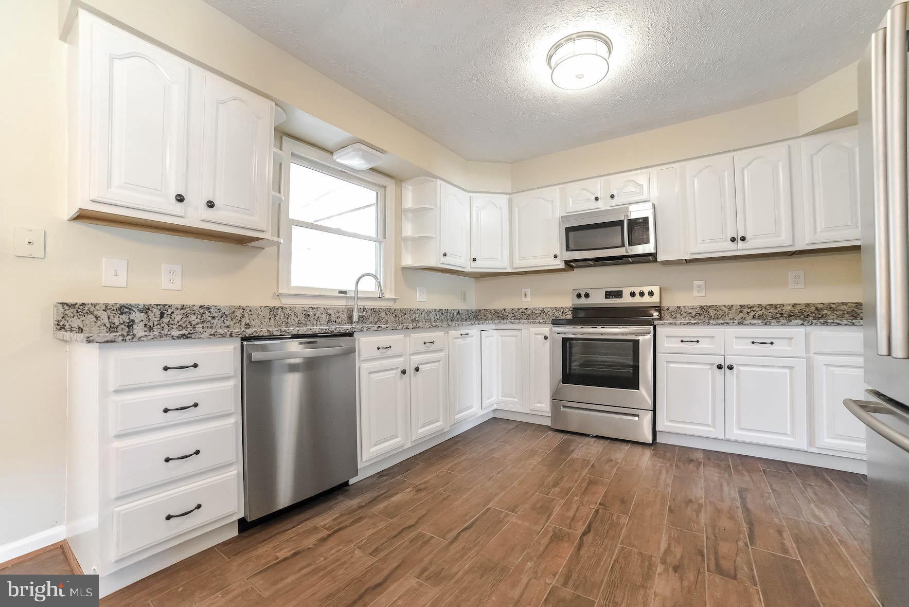 GOLDEN BEACH - Residential