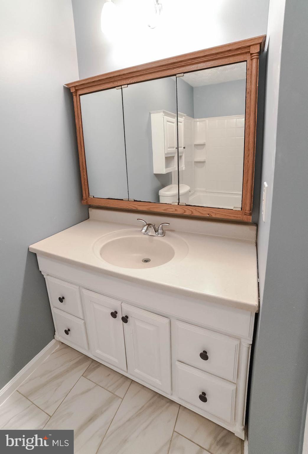 GOLDEN BEACH - Residential