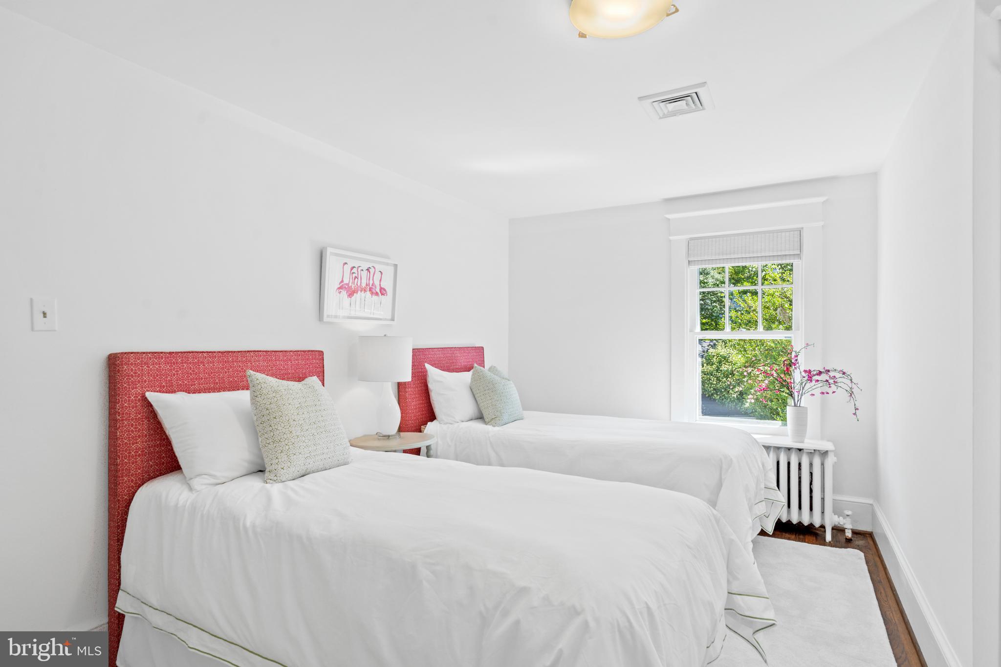 CHEVY CHASE - Residential