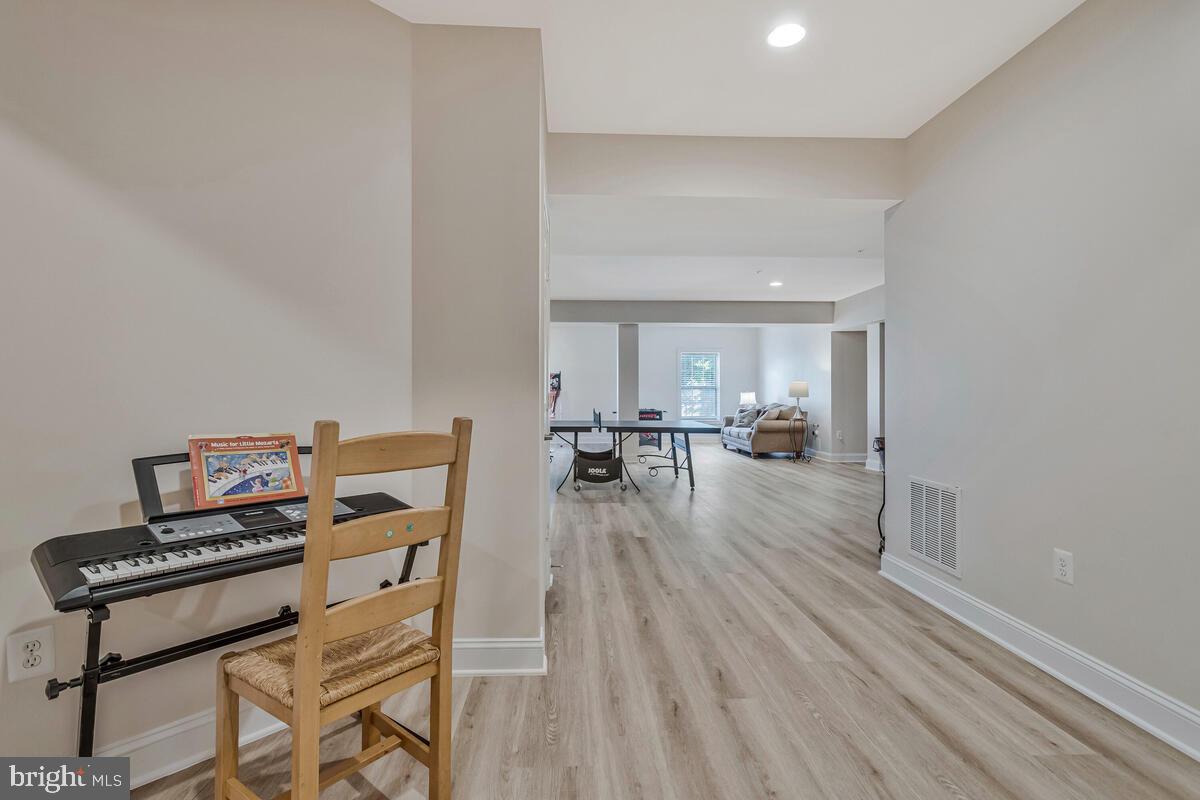 OAK CREEK CLUB - Residential