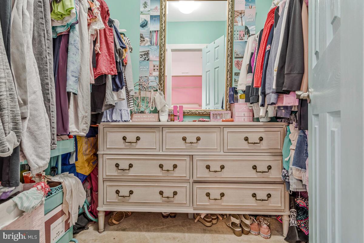 OAK CREEK CLUB - Residential