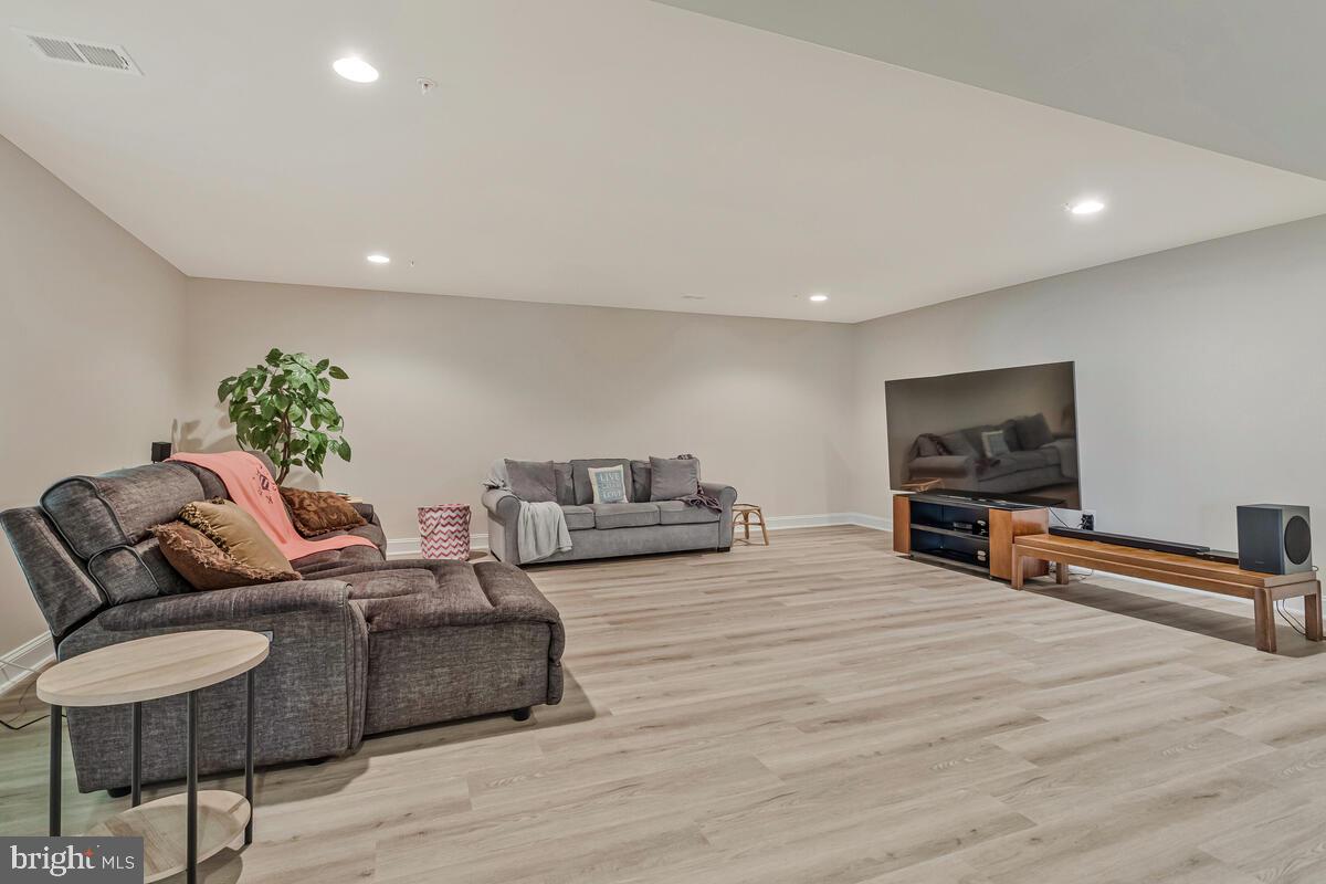 OAK CREEK CLUB - Residential