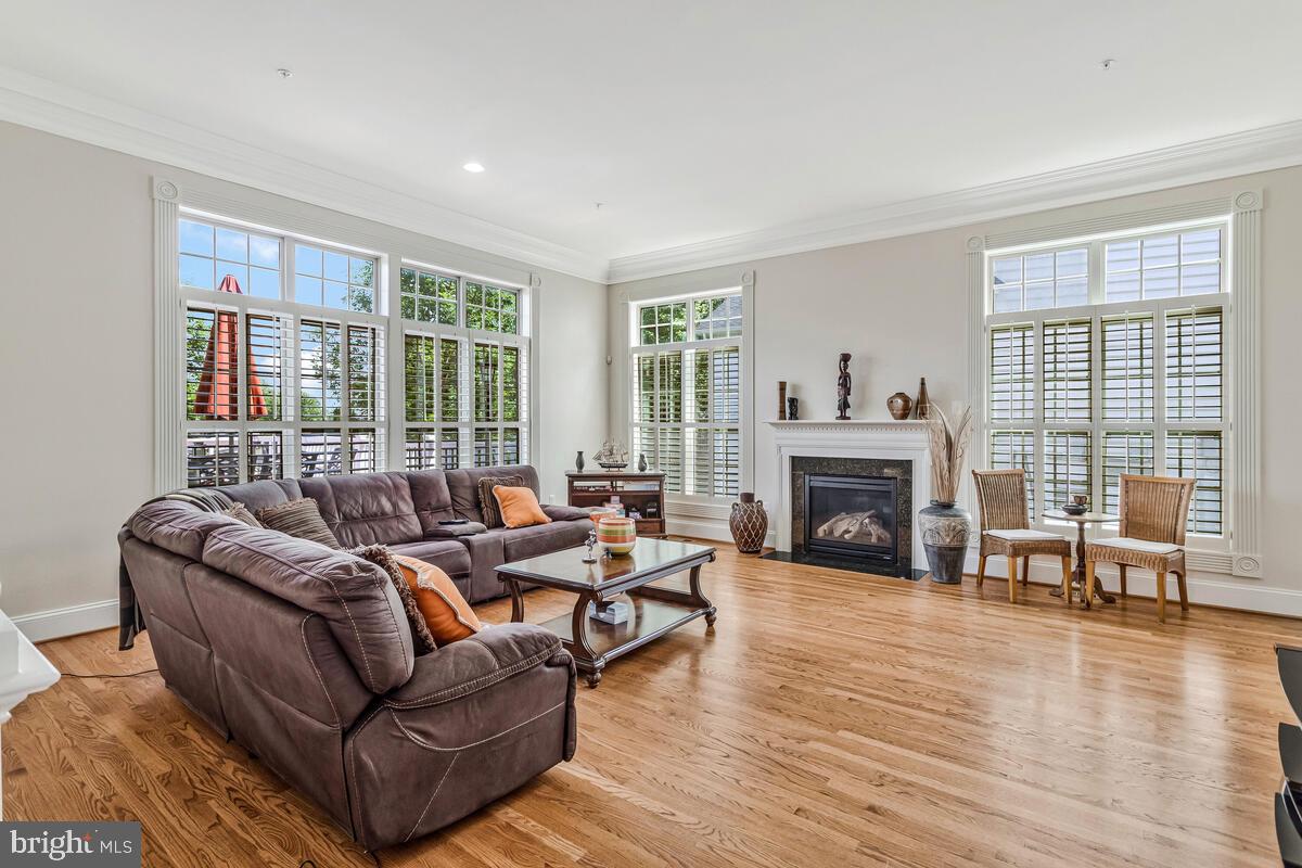 OAK CREEK CLUB - Residential