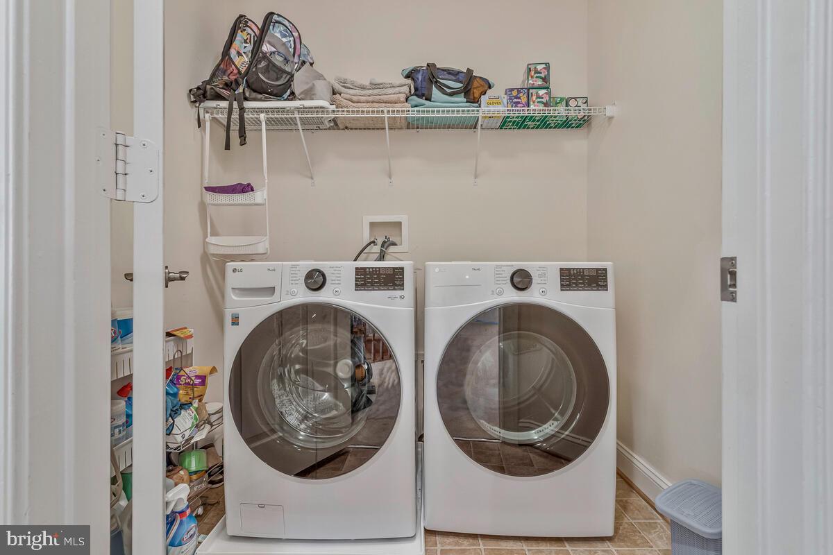 OAK CREEK CLUB - Residential