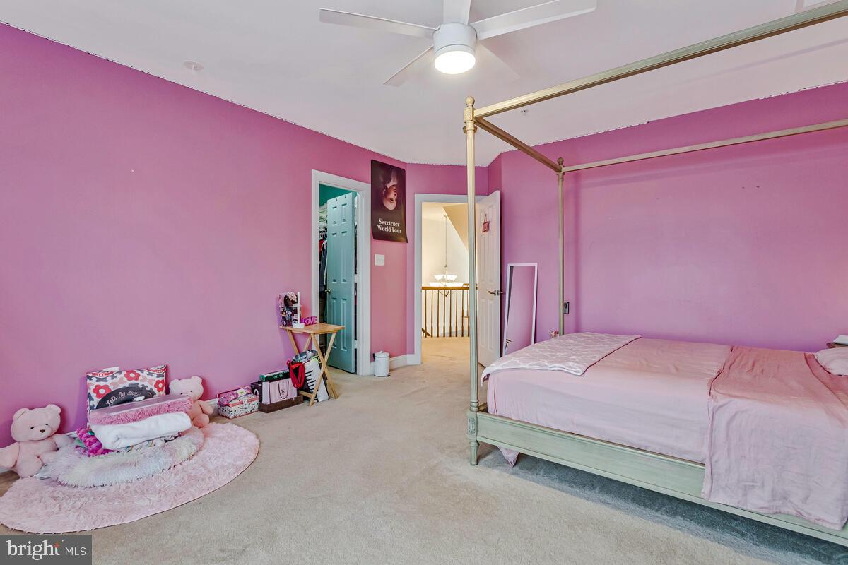 OAK CREEK CLUB - Residential