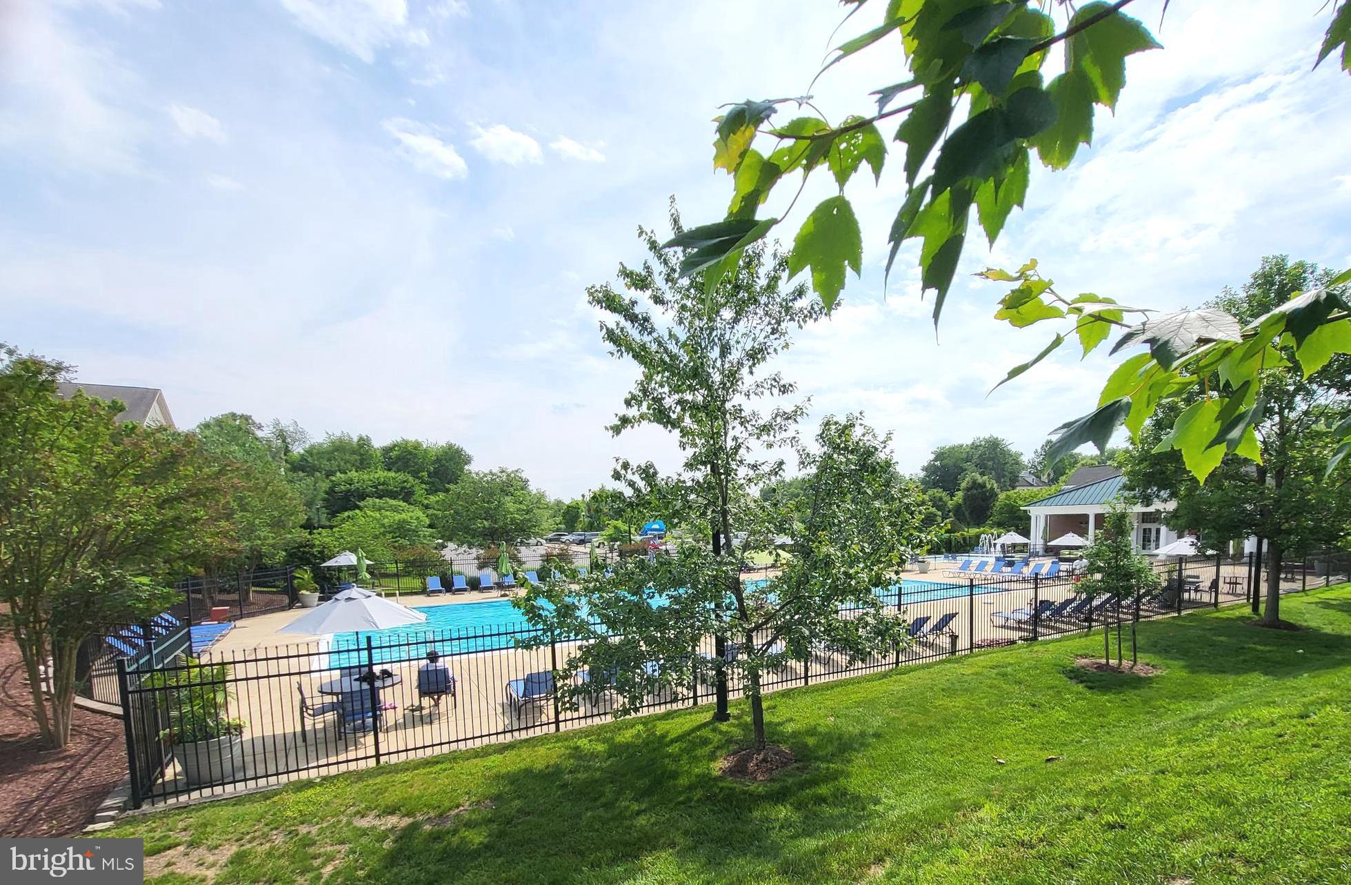 OAK CREEK CLUB - Residential