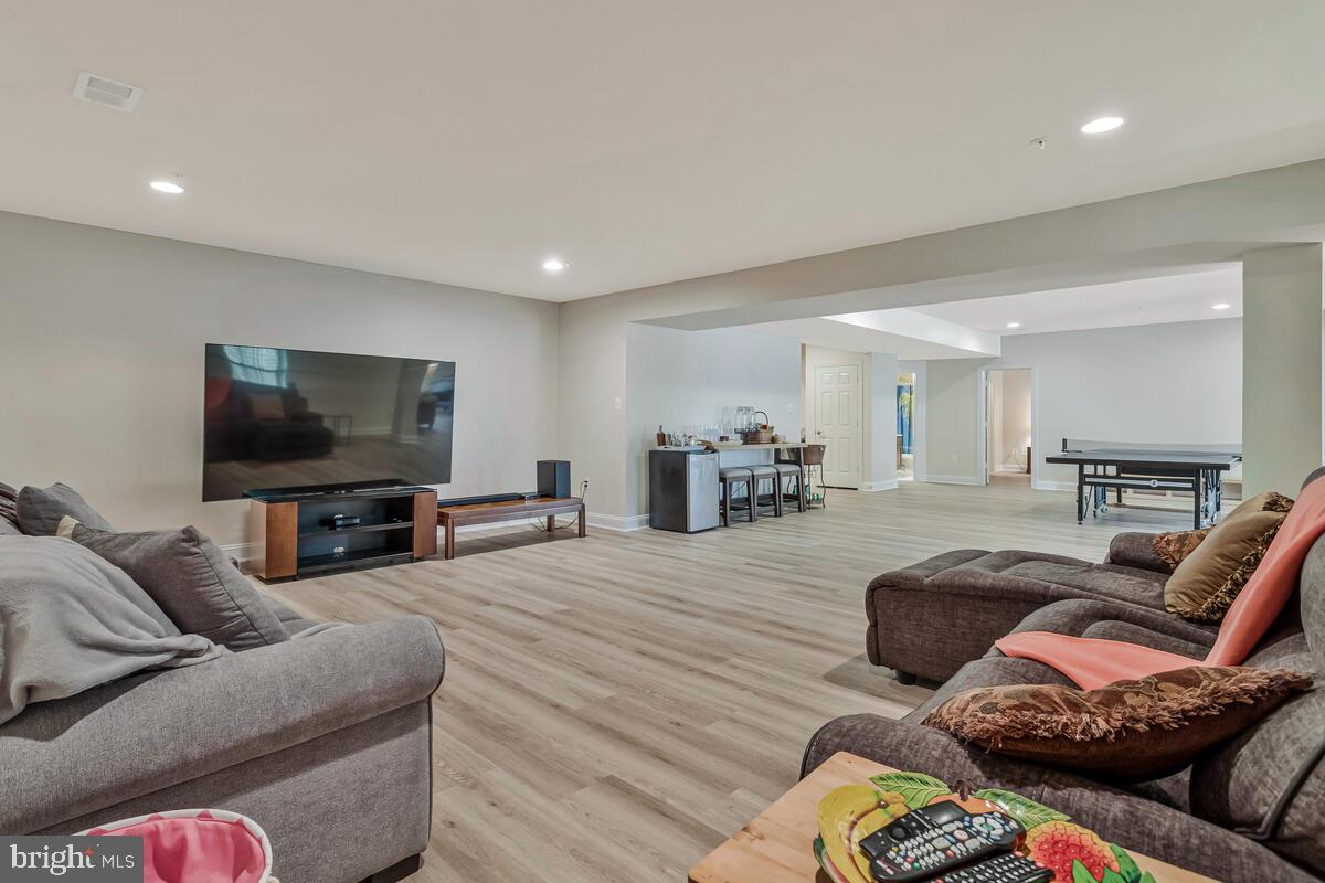 OAK CREEK CLUB - Residential