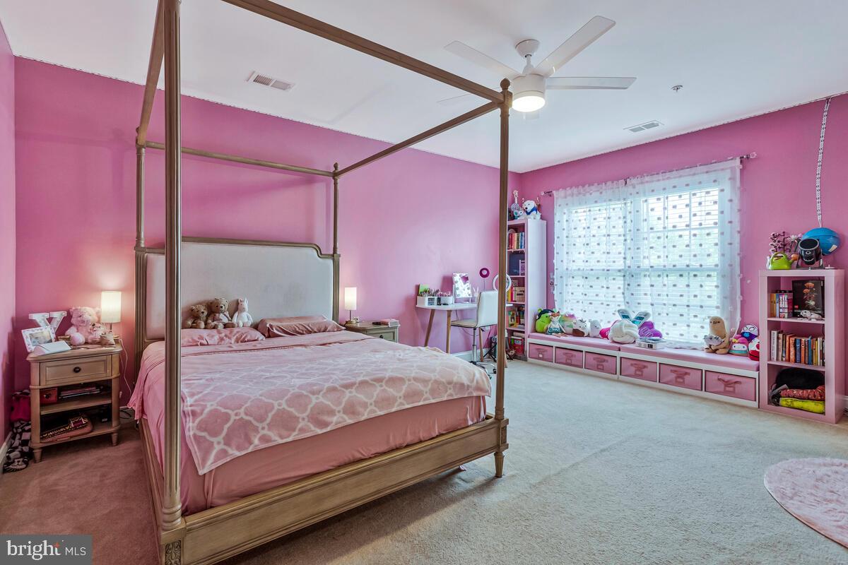 OAK CREEK CLUB - Residential