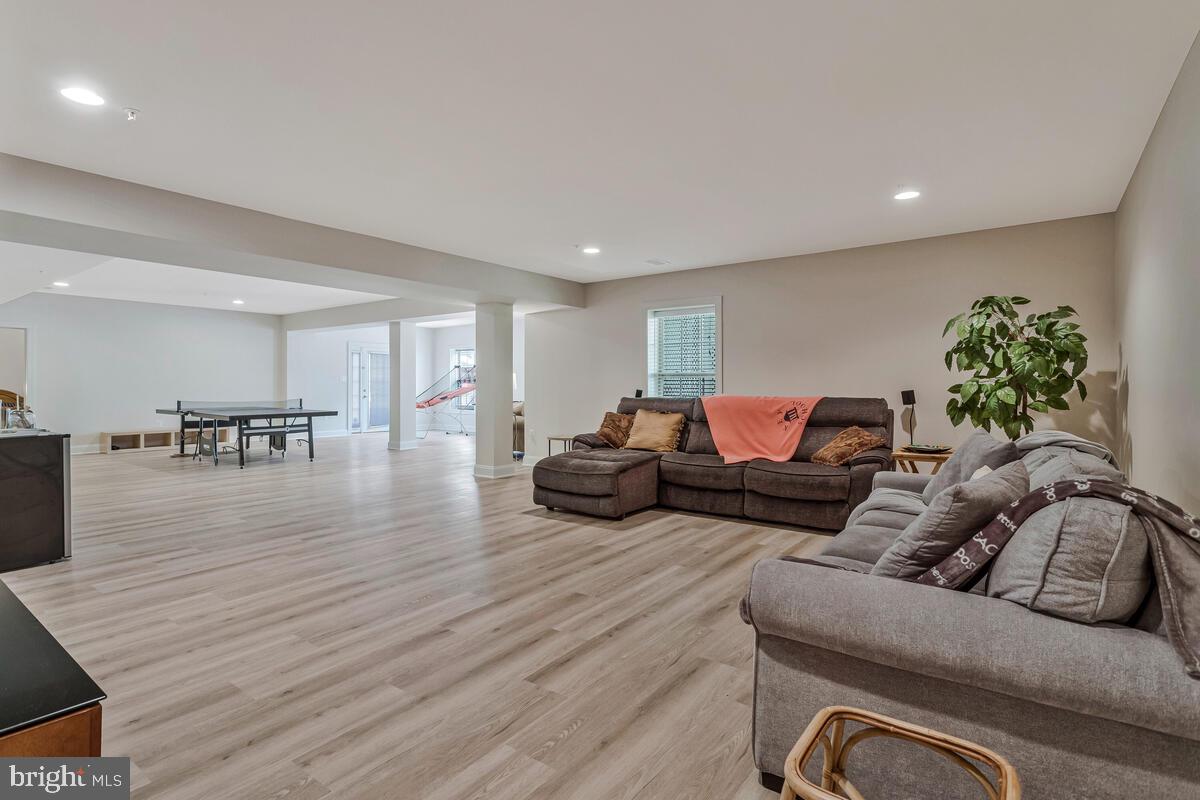 OAK CREEK CLUB - Residential