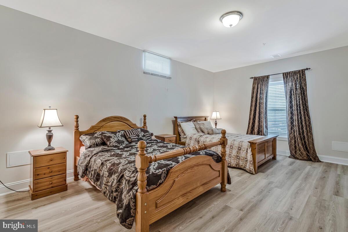 OAK CREEK CLUB - Residential