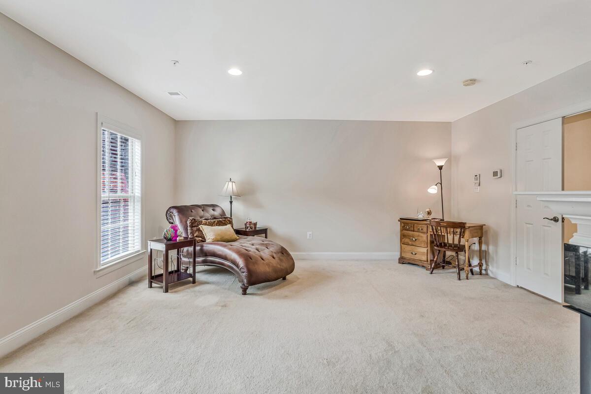 OAK CREEK CLUB - Residential