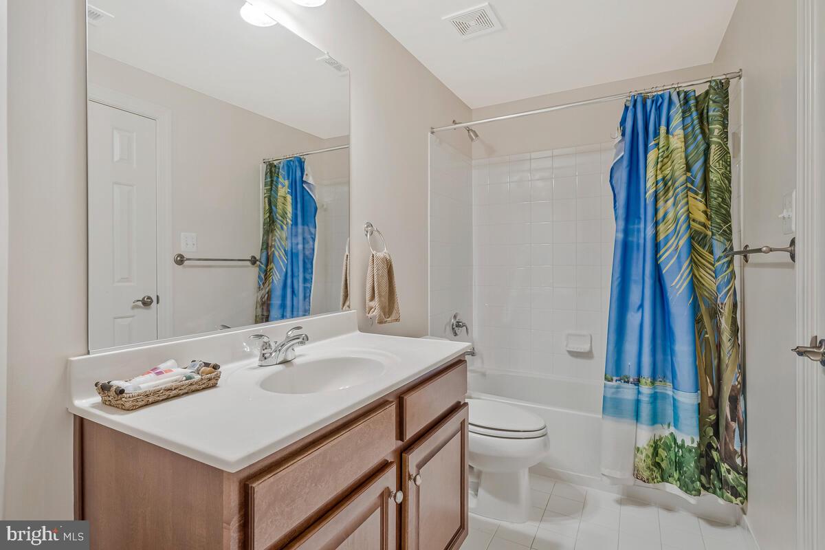 OAK CREEK CLUB - Residential