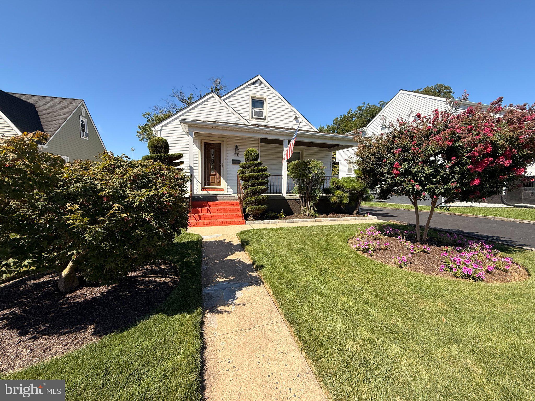 13 HENRY AVENUE