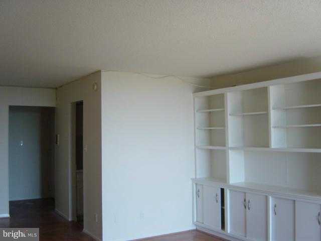 AMERICANA CENTRE - Residential Lease