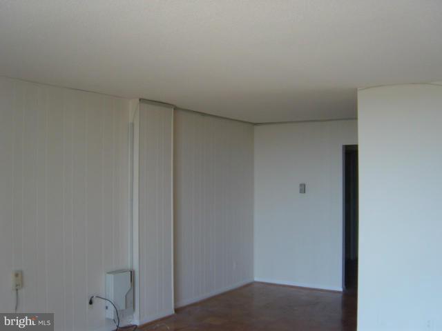 AMERICANA CENTRE - Residential Lease