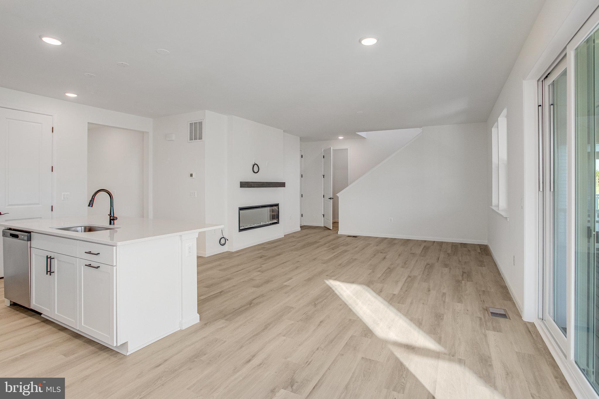 601 CLOVER LANE