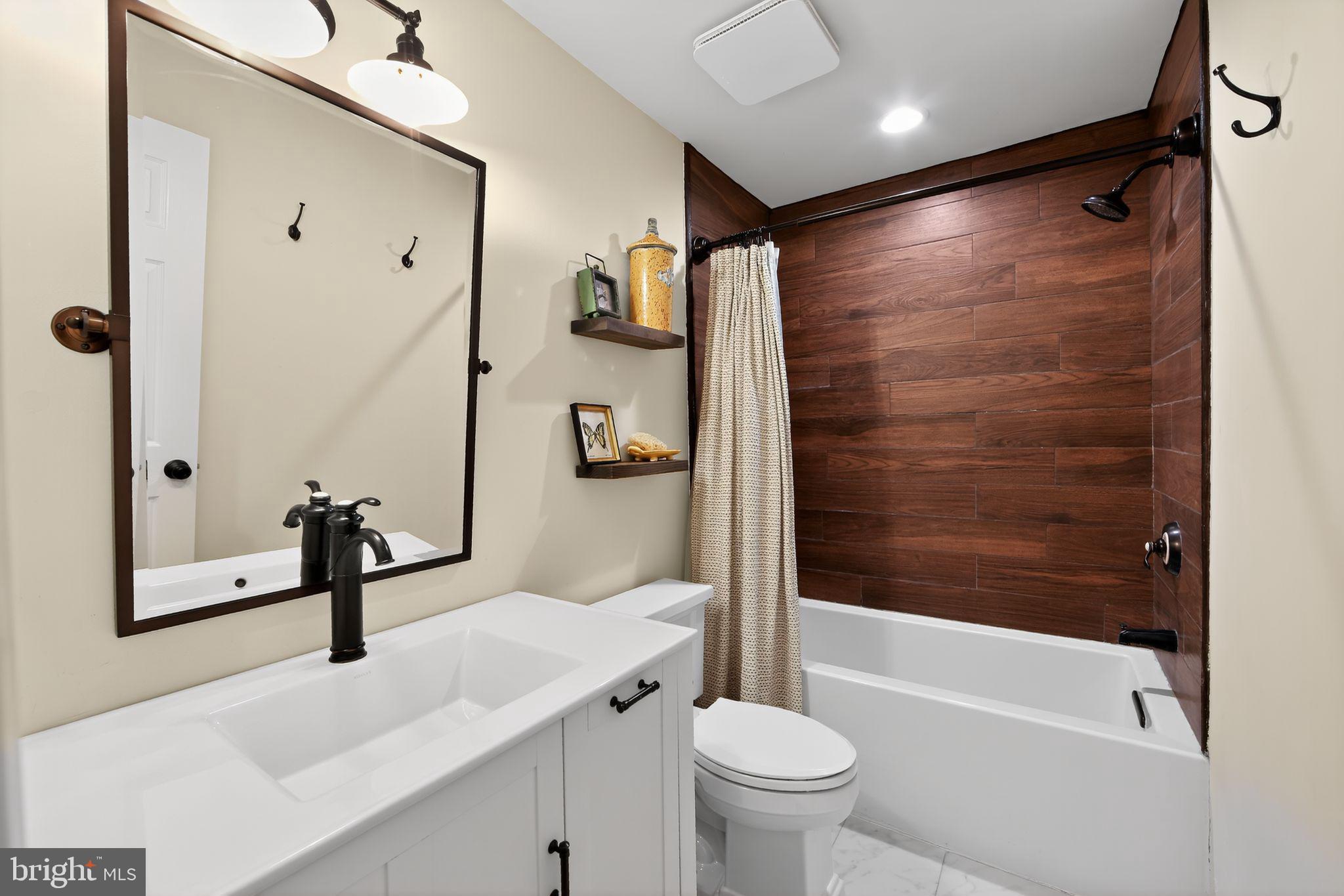 MARSH HARBOUR - Residential