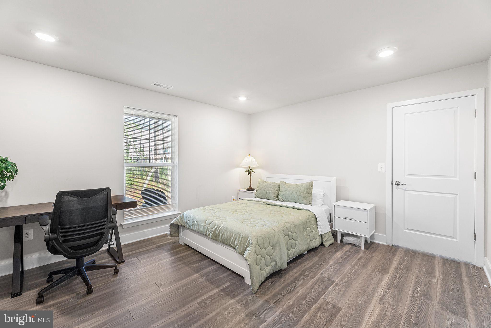 SEA OAKS VILLAGE - Residential