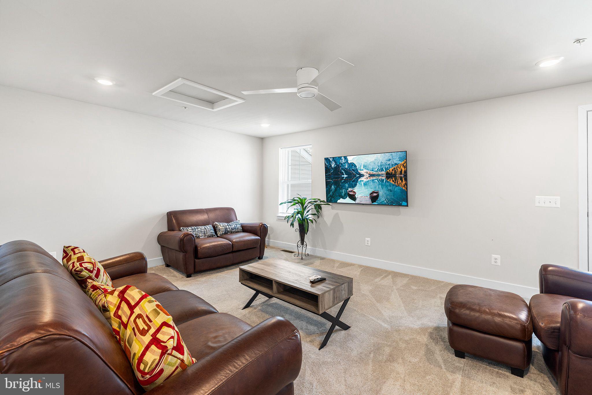 SEA OAKS VILLAGE - Residential