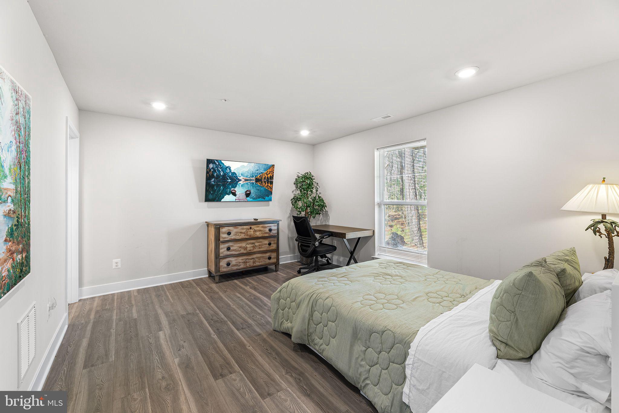 SEA OAKS VILLAGE - Residential