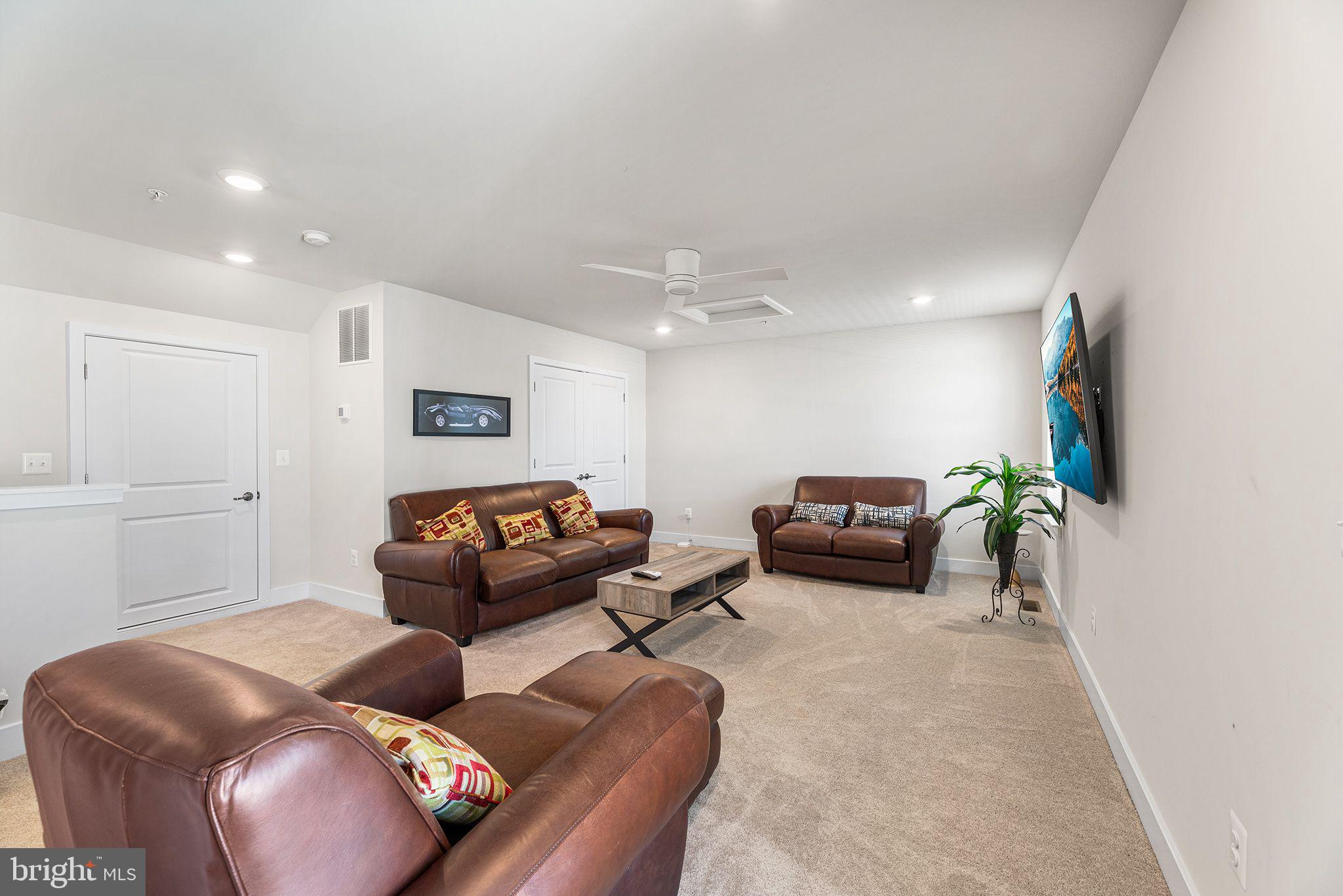 SEA OAKS VILLAGE - Residential