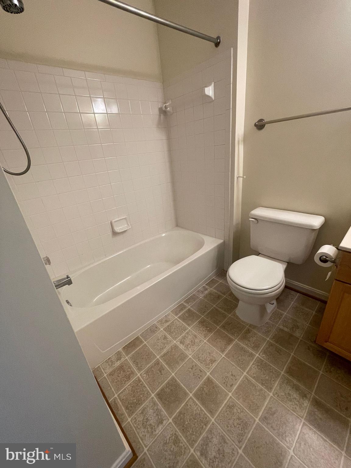 25240 LAKE SHORE SQUARE 301
