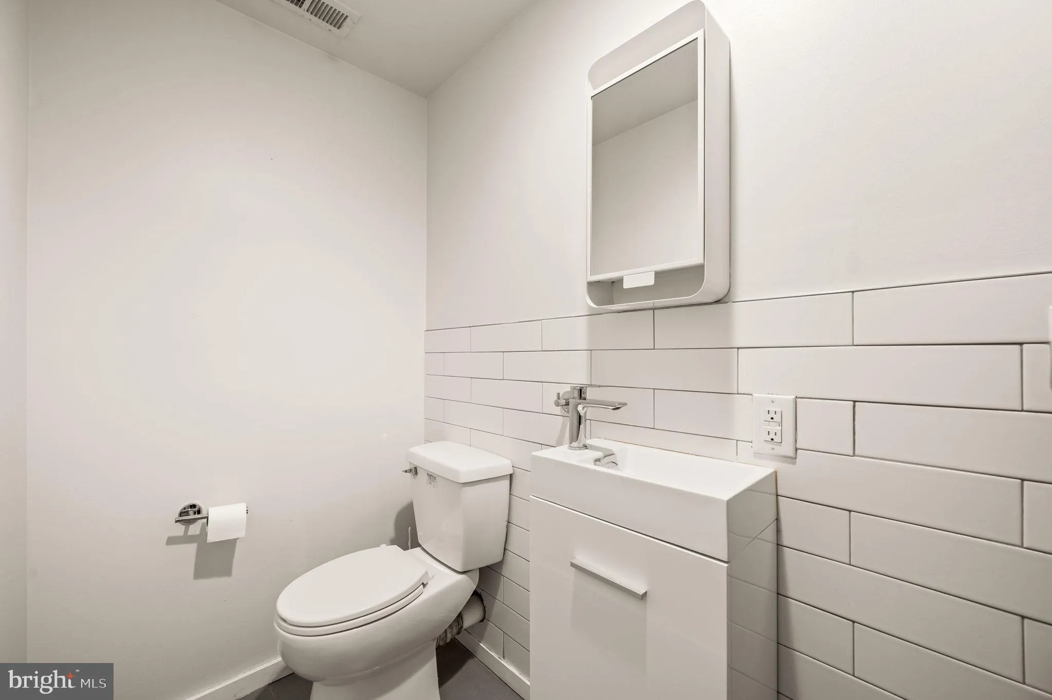 Philadelphia, Pennsylvania 19122, United States, 3 Bedrooms Bedrooms, ,3 BathroomsBathrooms,Residential,Active,164788