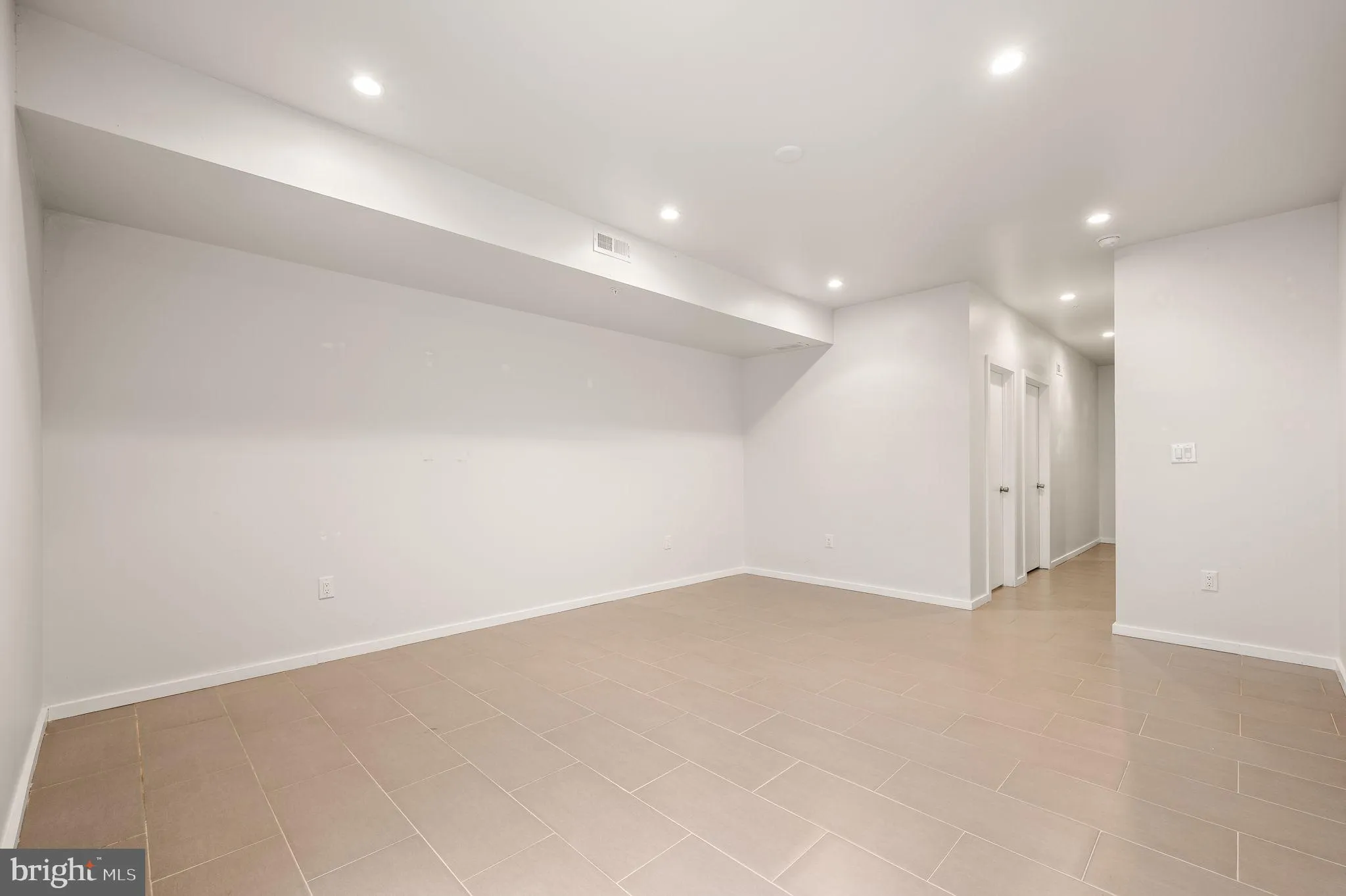 Philadelphia, Pennsylvania 19122, United States, 3 Bedrooms Bedrooms, ,3 BathroomsBathrooms,Residential,Active,164788