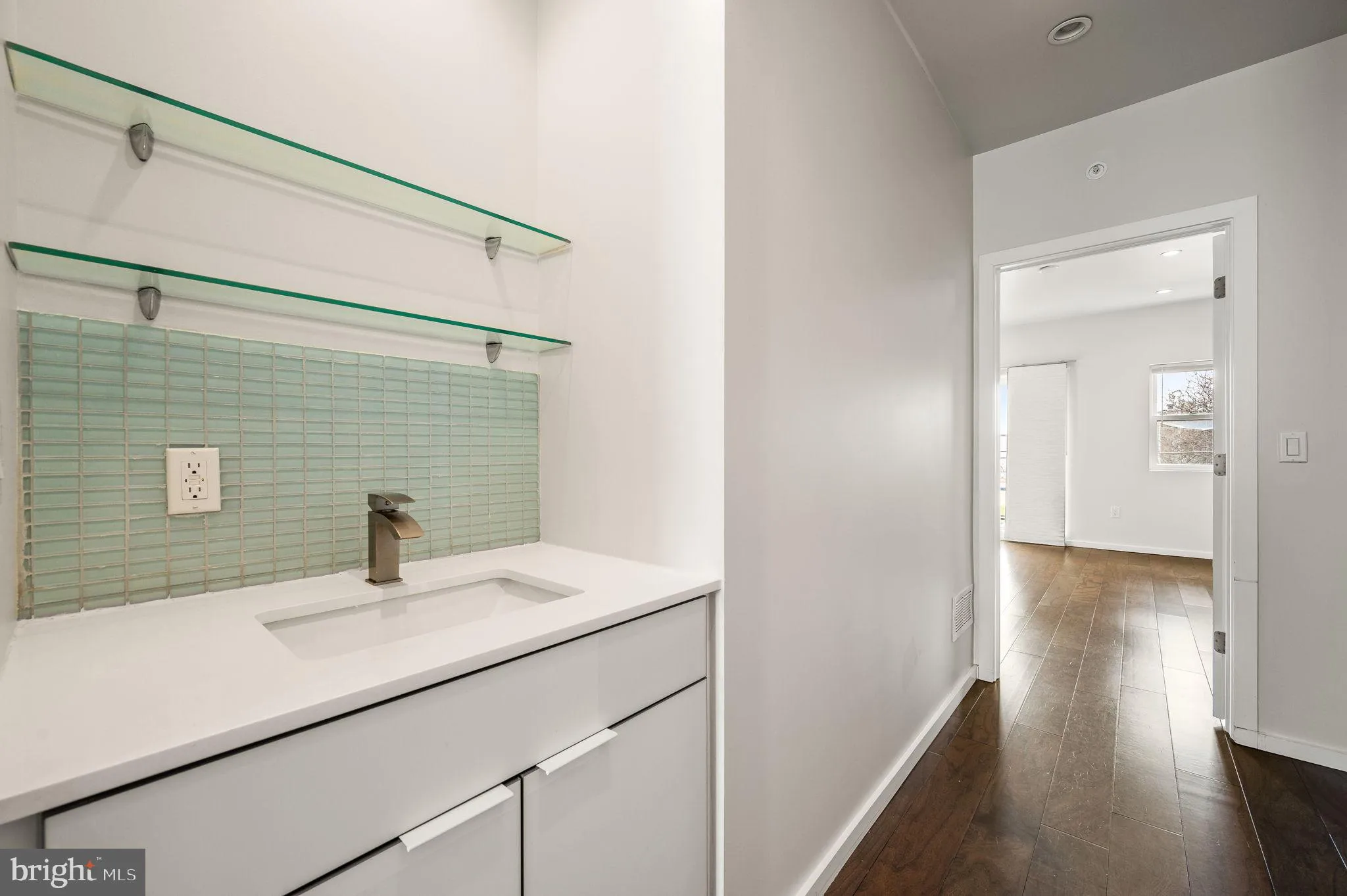 Philadelphia, Pennsylvania 19122, United States, 3 Bedrooms Bedrooms, ,3 BathroomsBathrooms,Residential,Active,164788