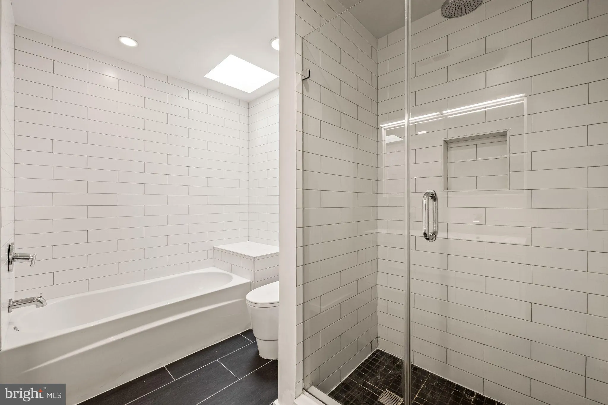 Philadelphia, Pennsylvania 19122, United States, 3 Bedrooms Bedrooms, ,3 BathroomsBathrooms,Residential,Active,164788