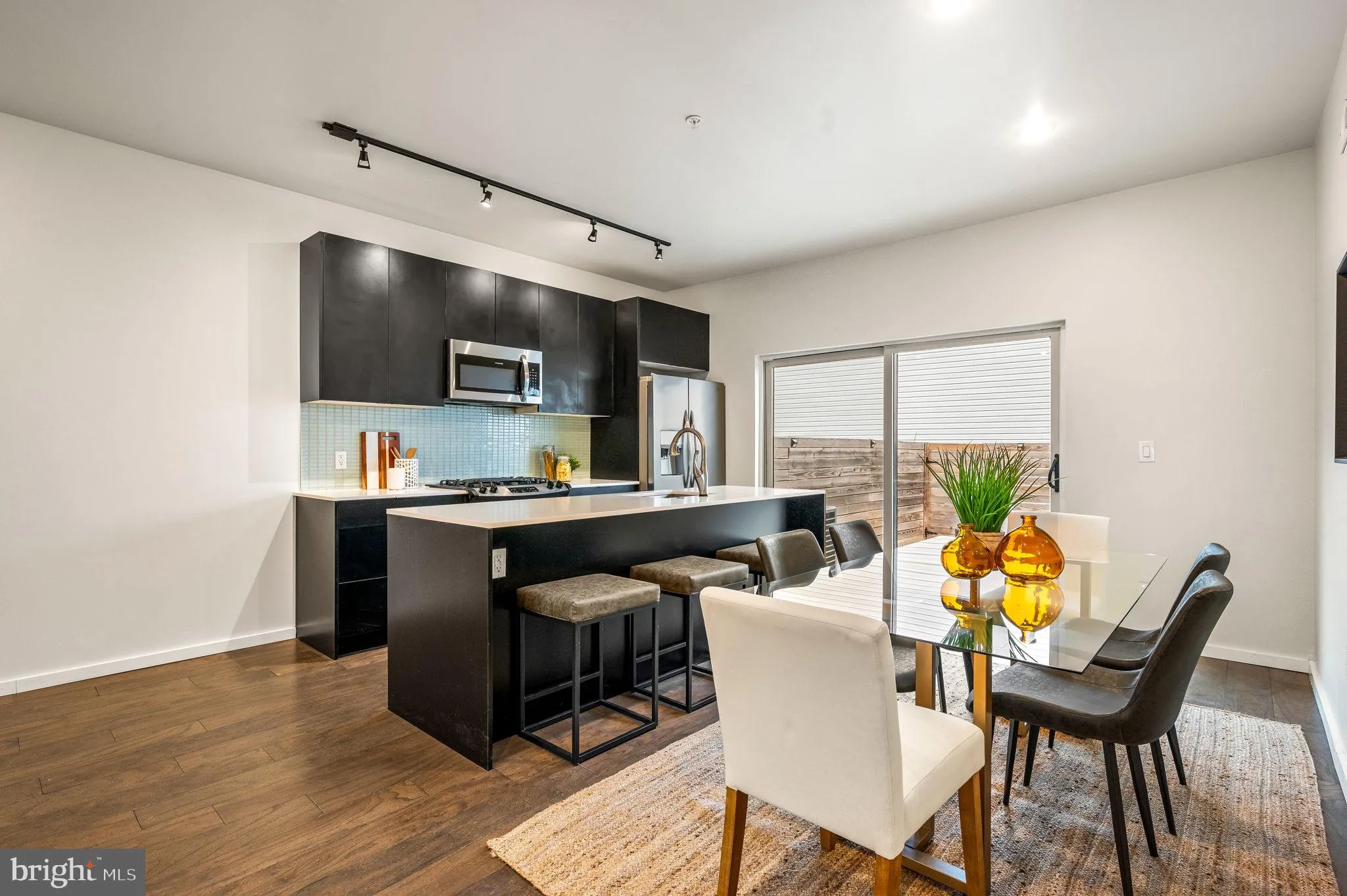 Philadelphia, Pennsylvania 19122, United States, 3 Bedrooms Bedrooms, ,3 BathroomsBathrooms,Residential,Active,164788