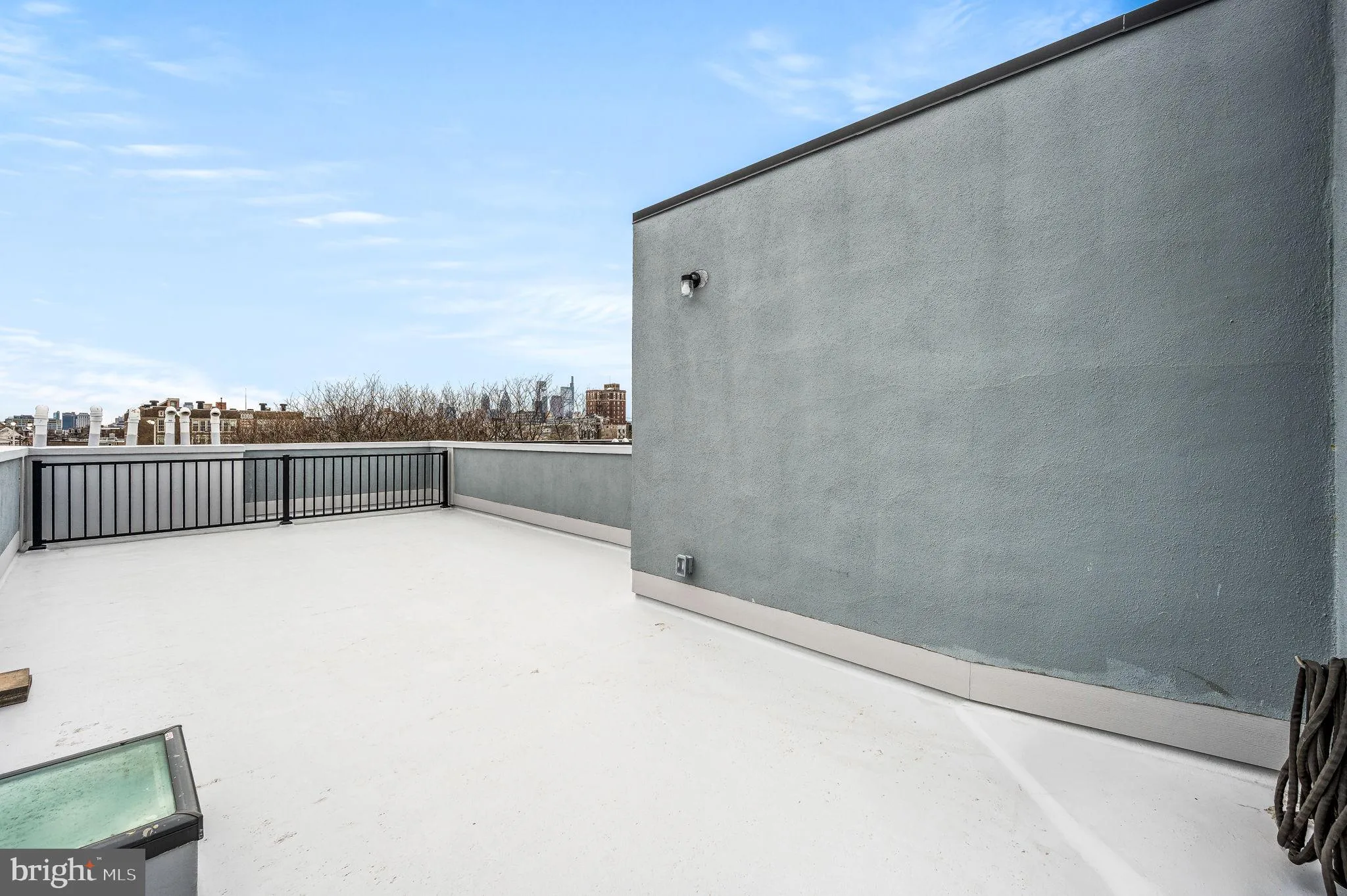 Philadelphia, Pennsylvania 19122, United States, 3 Bedrooms Bedrooms, ,3 BathroomsBathrooms,Residential,Active,164788